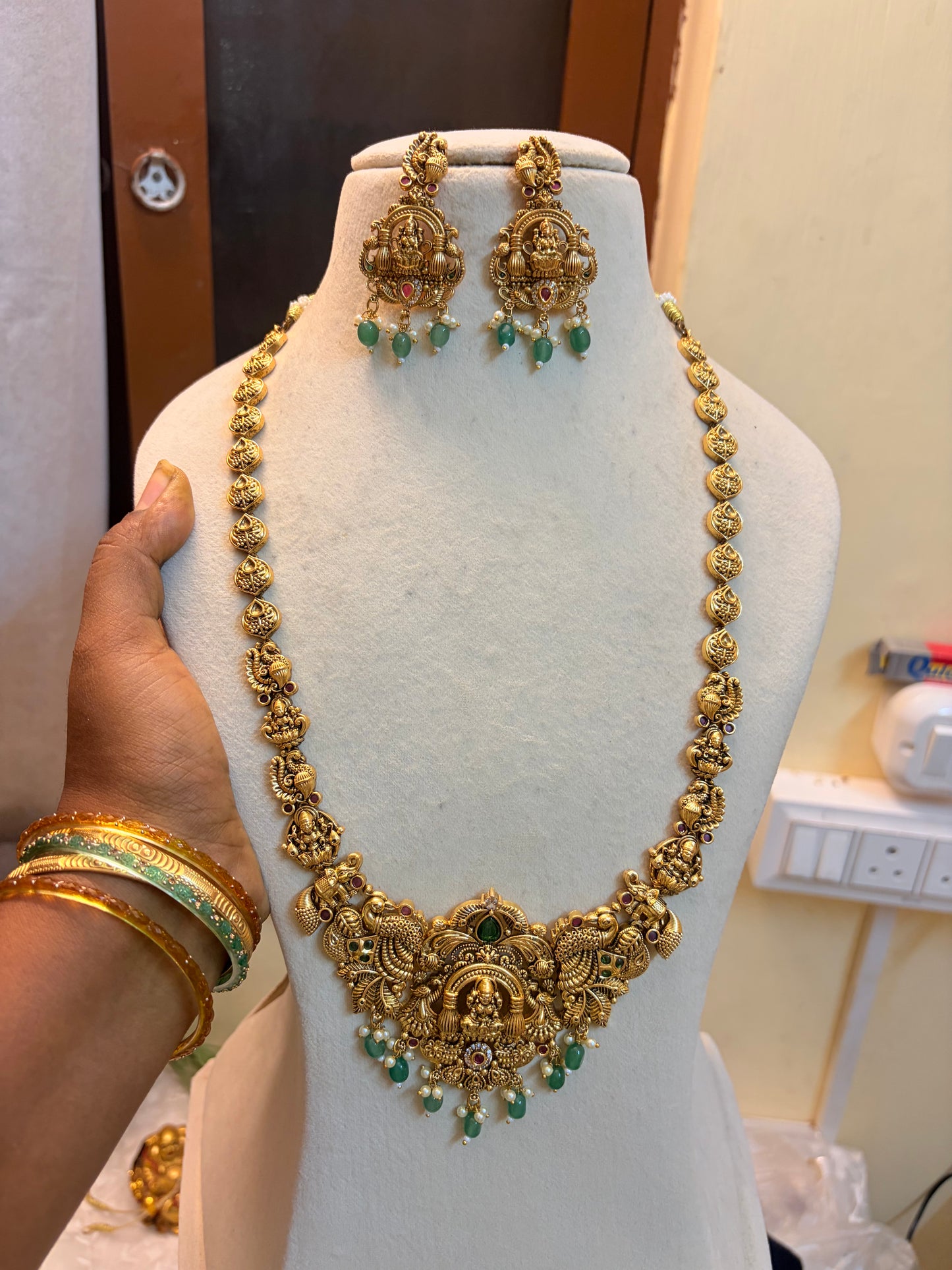 Gold antique finish Lakshmi jadau haram