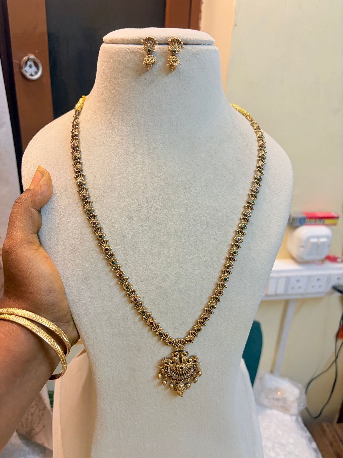 Elegant gold antique finish haram
