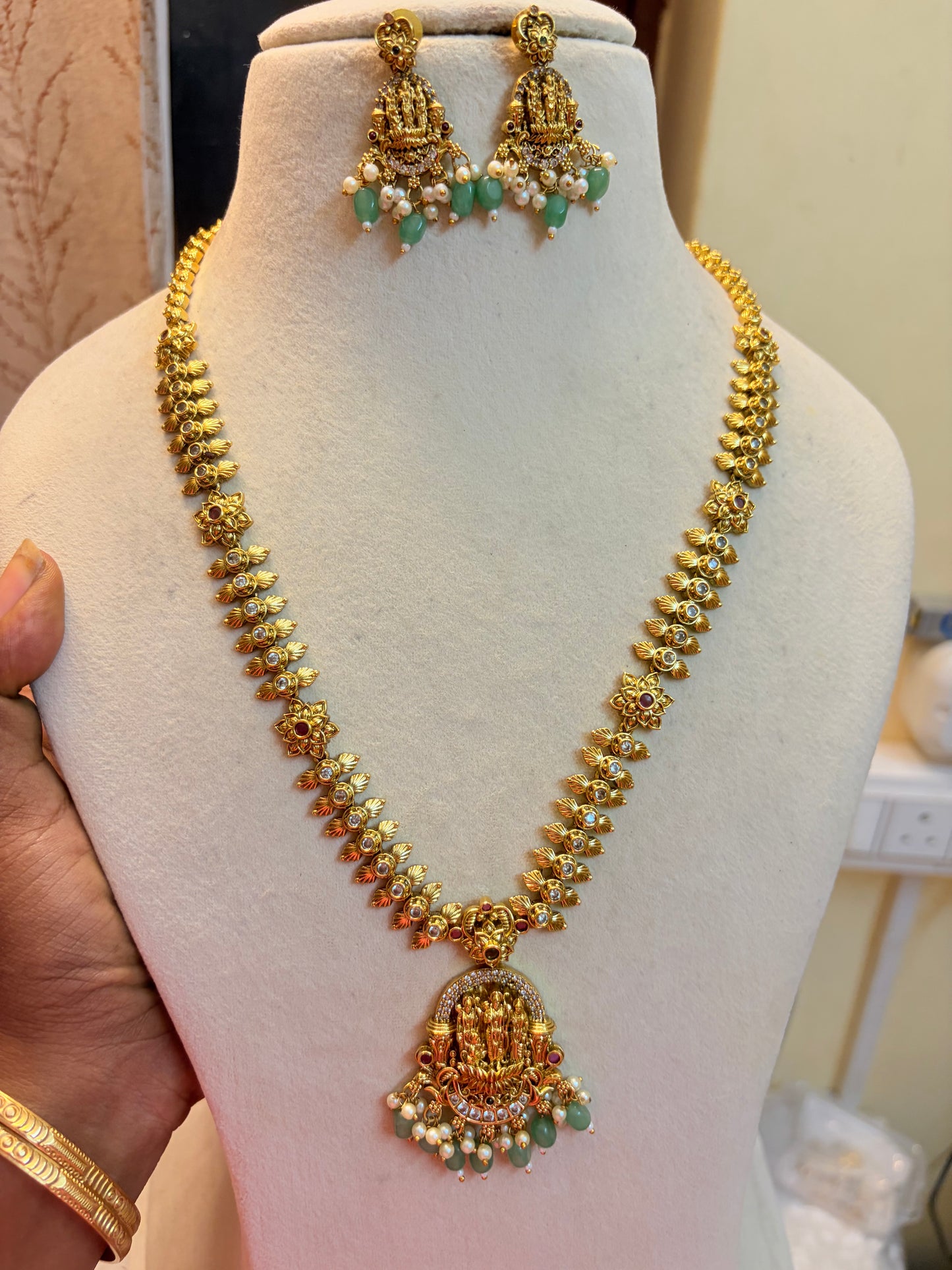 Gold antique finish jadau ramparivar haram