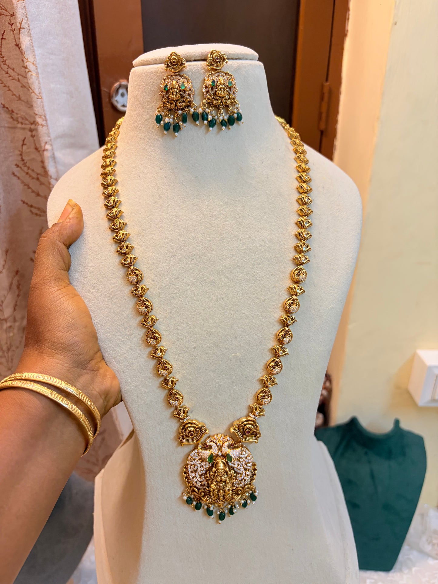 Classic Gold antique finish jadau haram premium quality