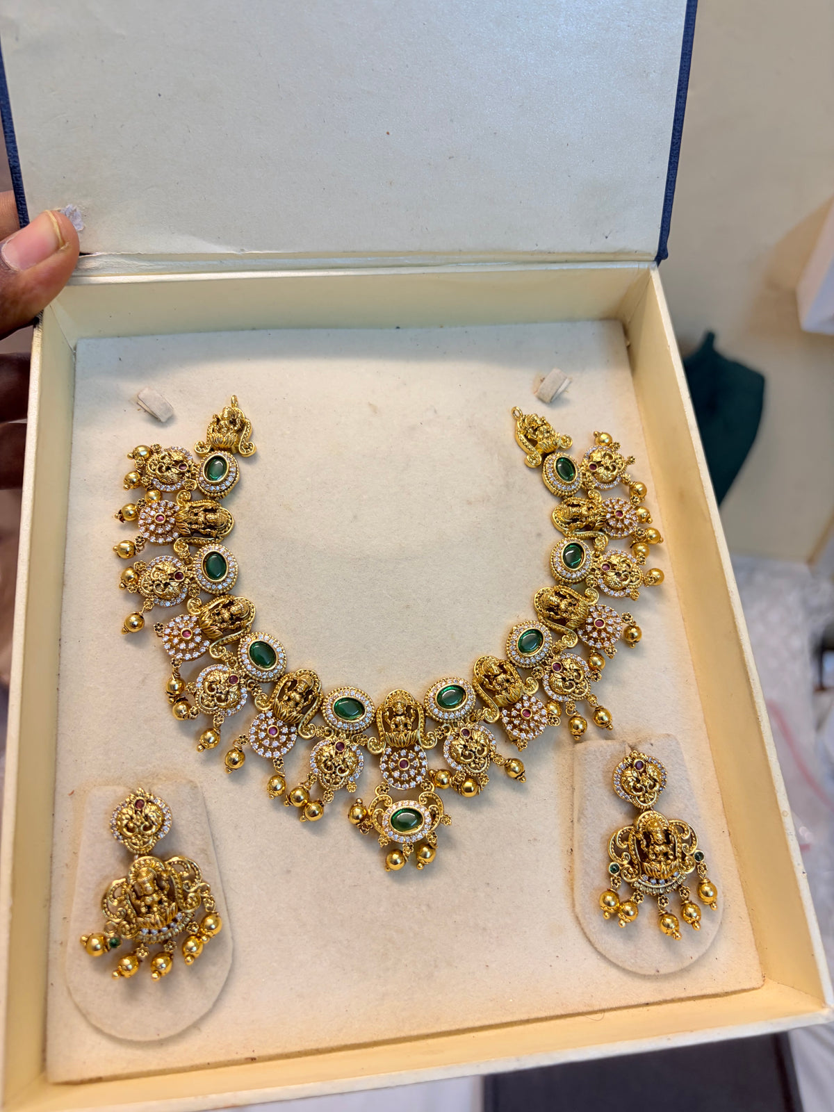 Gold antique finish emerald jadau necklace set premium quality