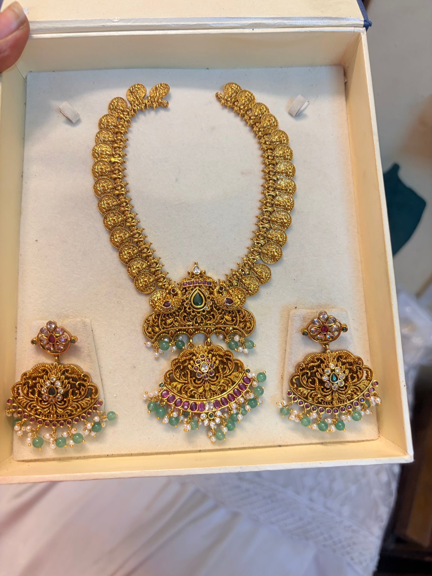 Classic Gold antique finish jadau necklace set