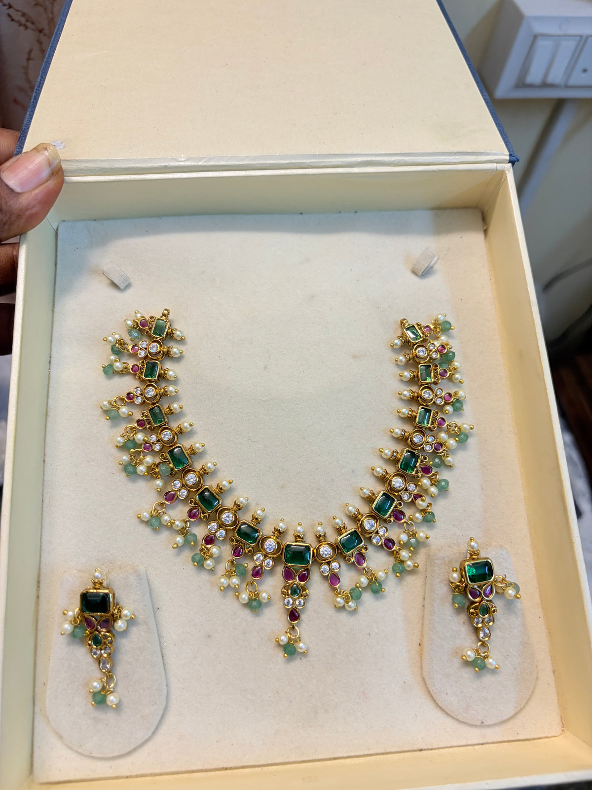 Bold Emerald jadau Kundan necklace set premium quality