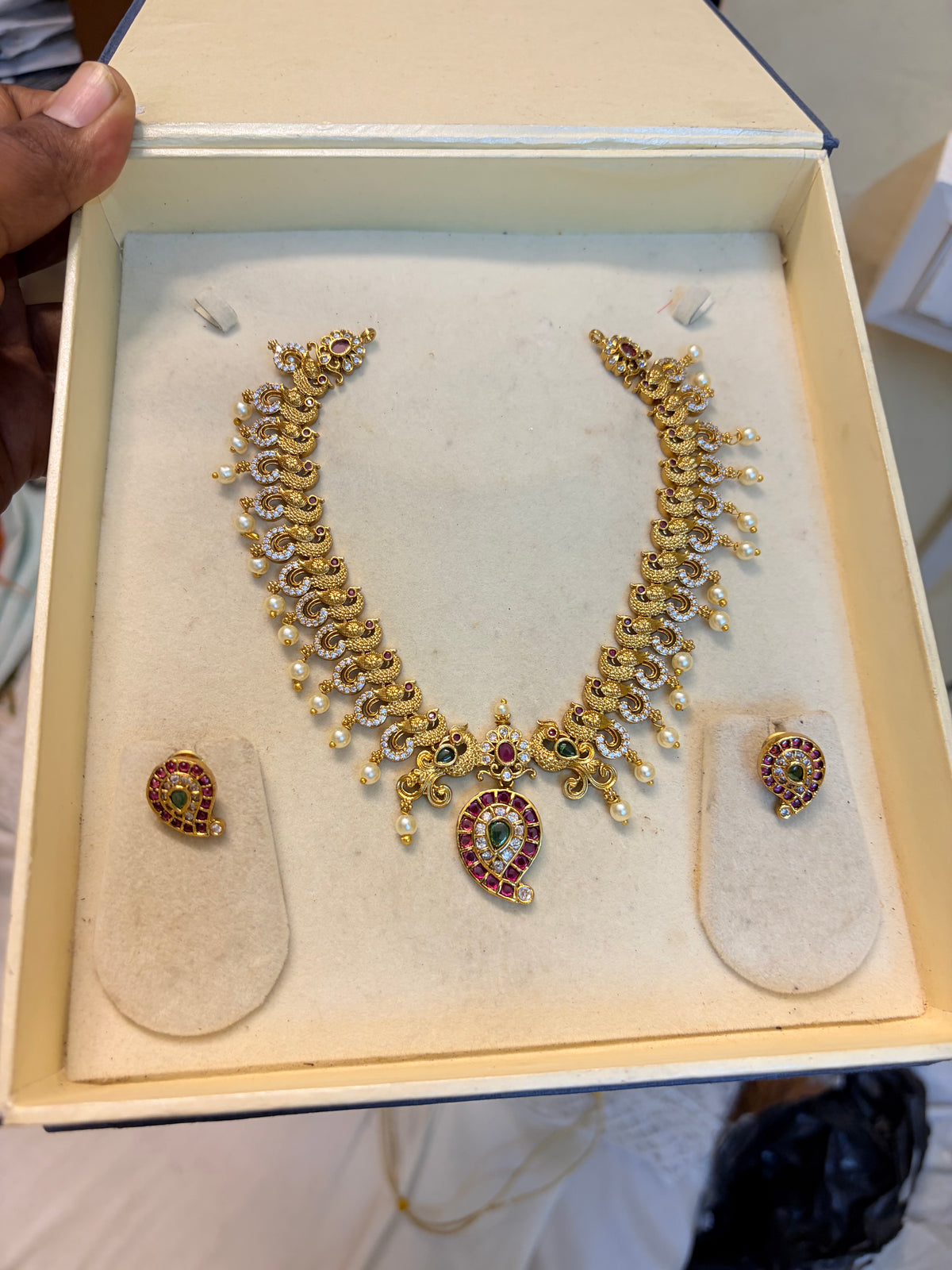 Mango kemp stones gold antique finish necklace set