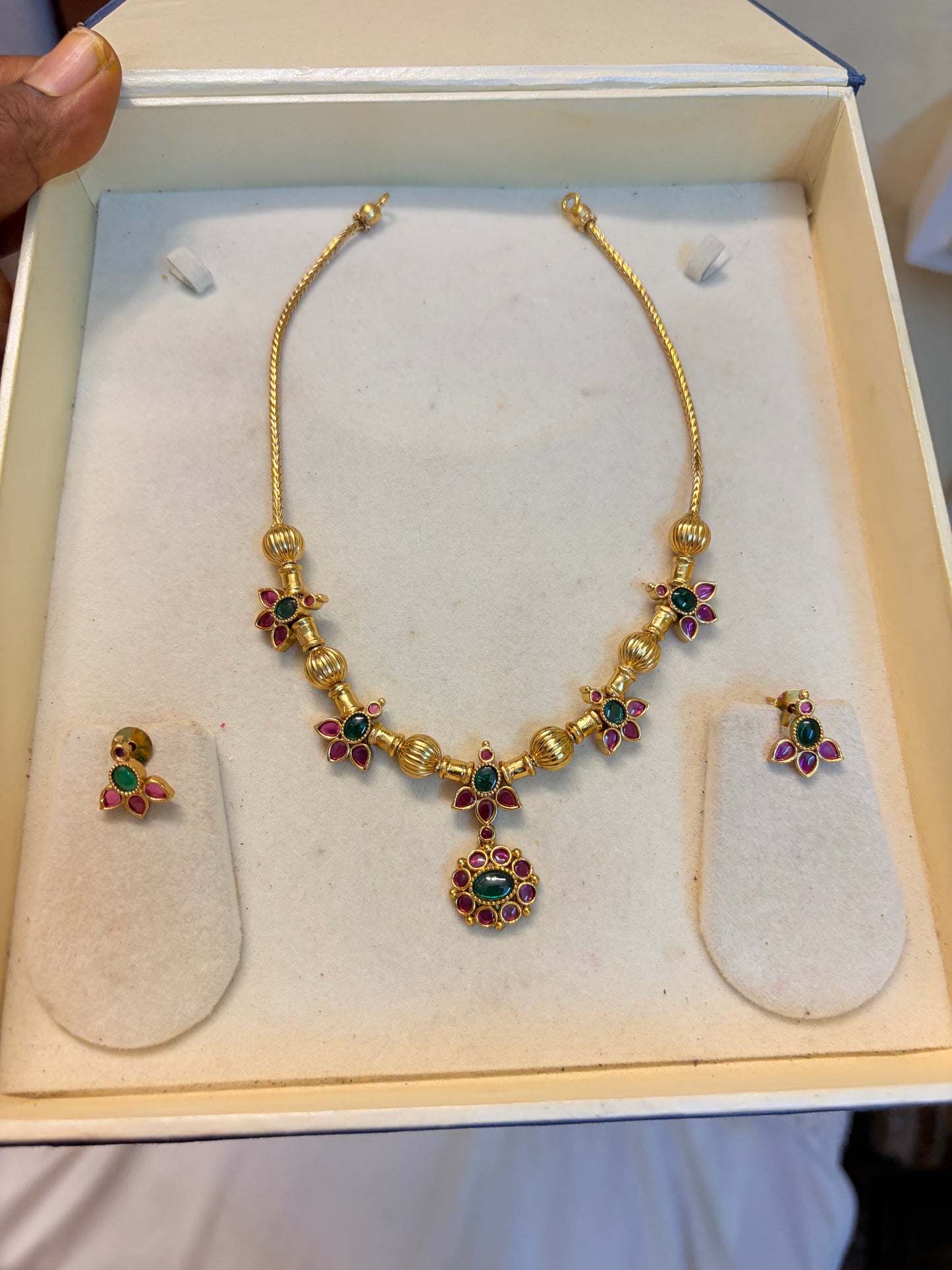 Gold antique kemp stones elegant necklace set
