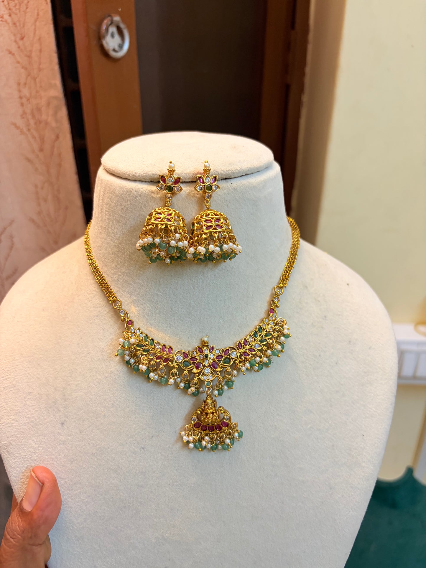 Kemp stones gold antique finish choker set