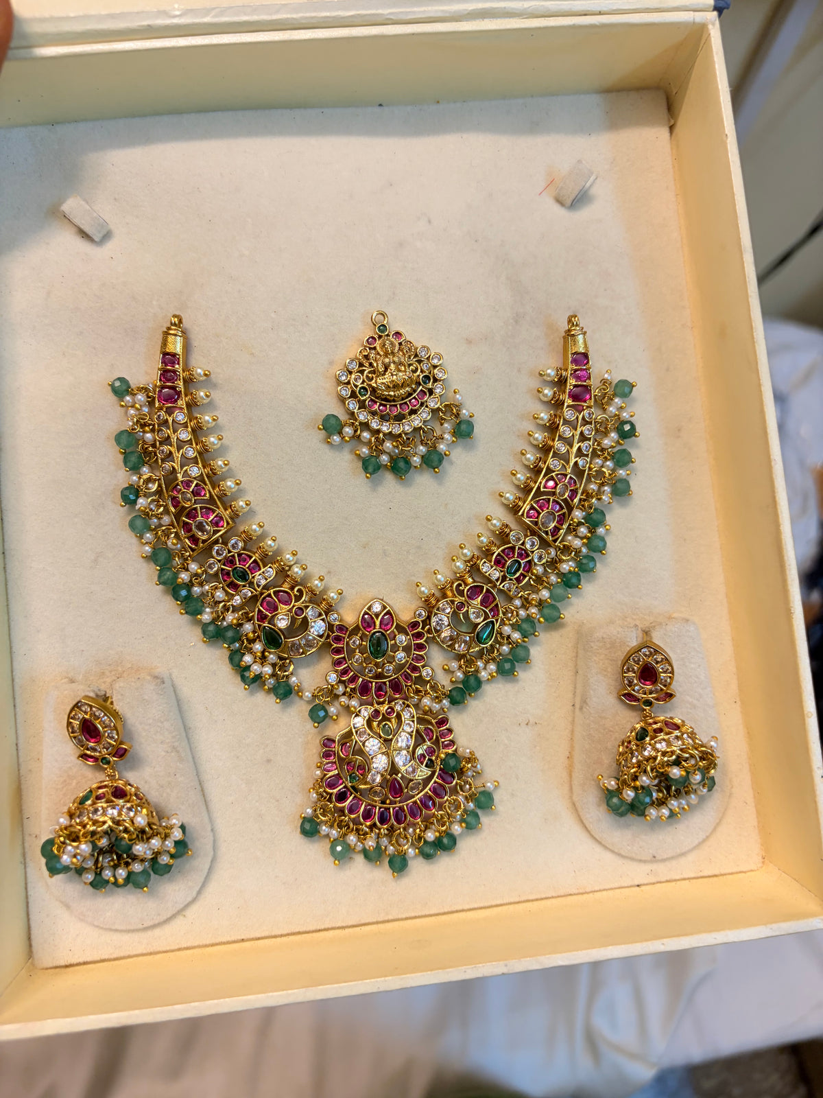 Real kemp stones jadau necklace set with detachable pendant