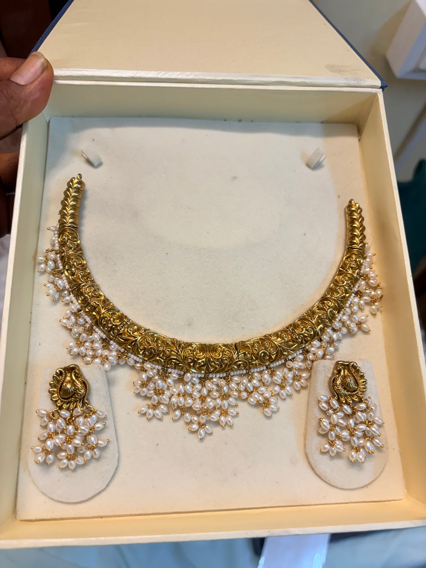 Gold antique finish Kanti necklace set