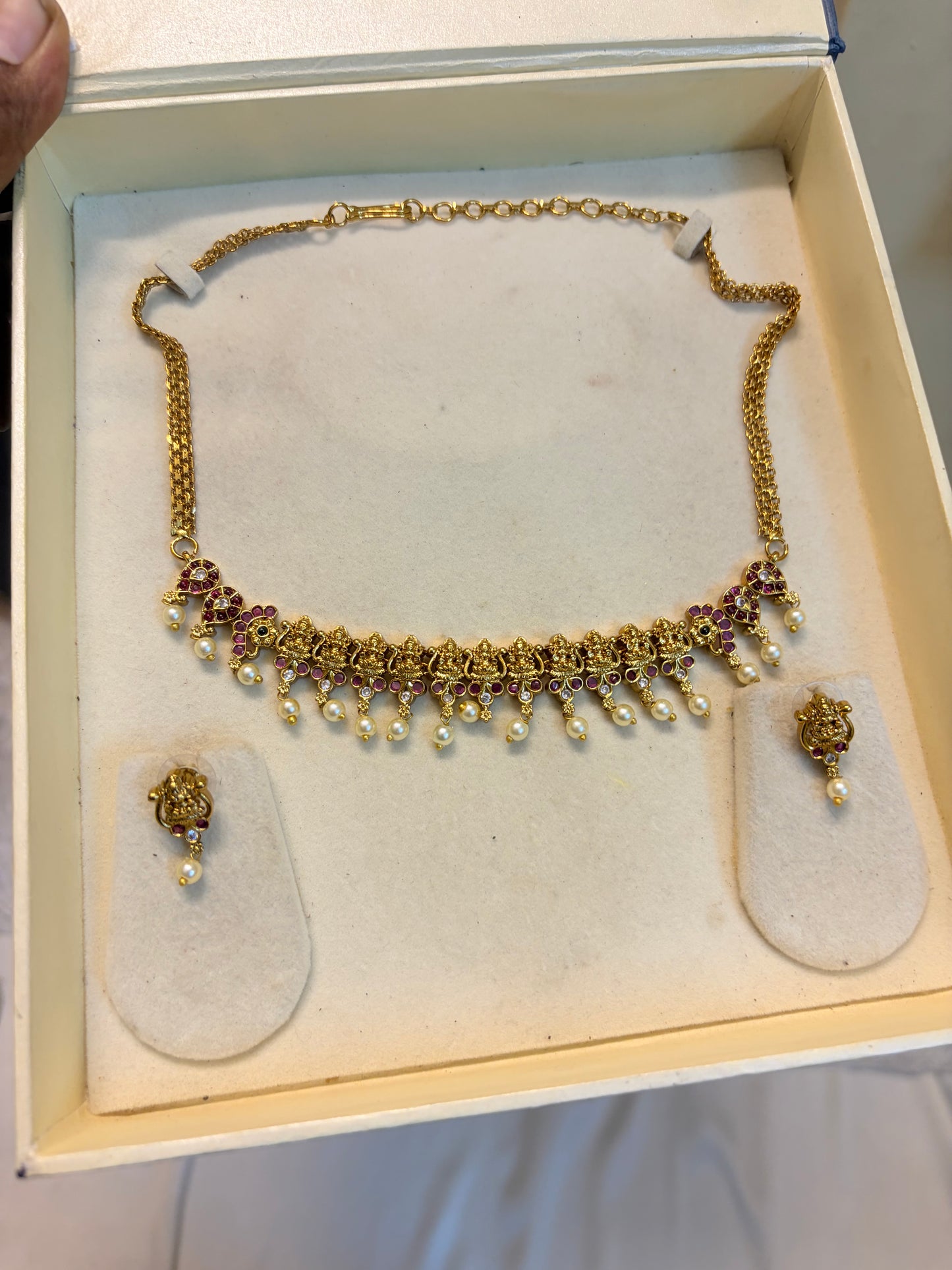 Gold antique finish kemp stones choker set premium quality