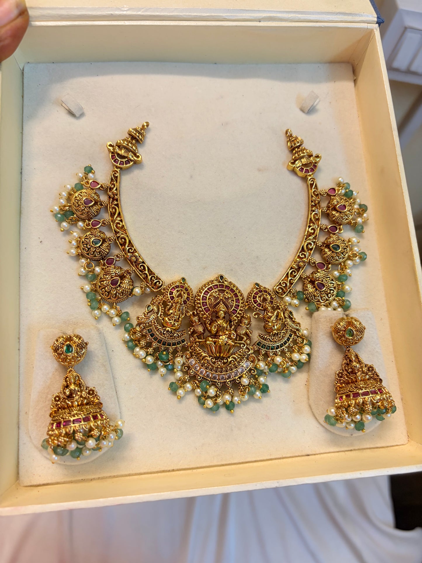 Gold inspired gold antique finish jadau necklace set