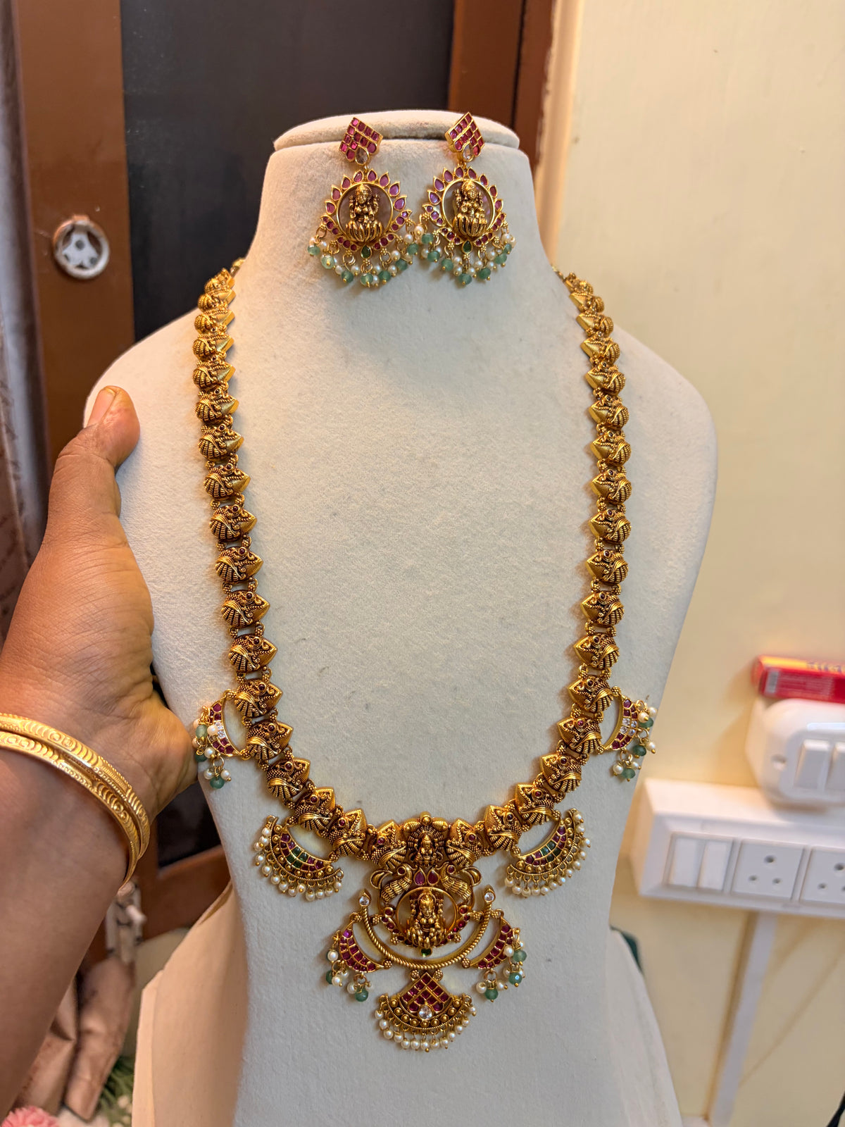 Gold antique finish Lakshmi jadau haram