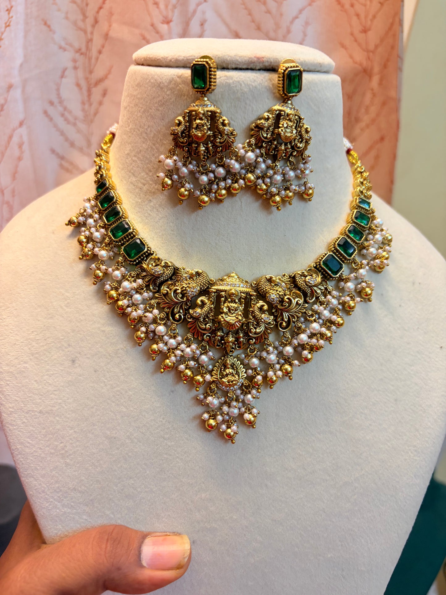 Emerald gold Nakshi necklace set