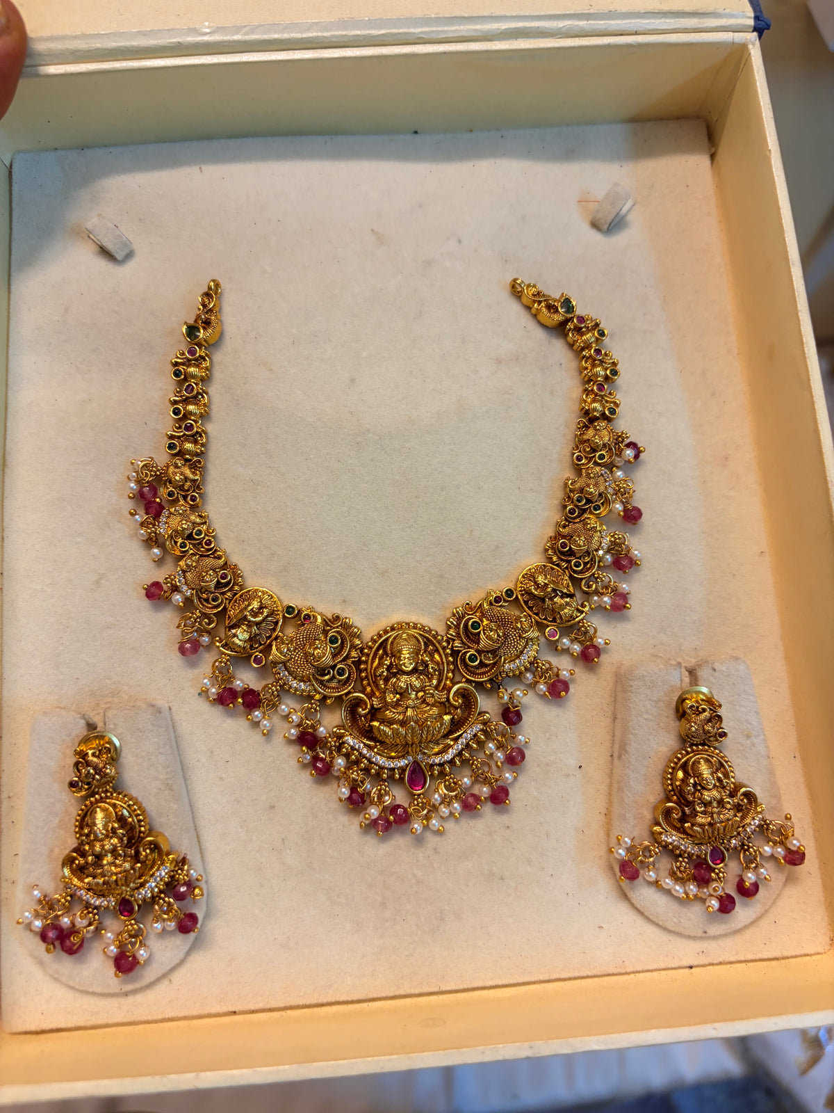 Gold antique finish jadau necklace set
