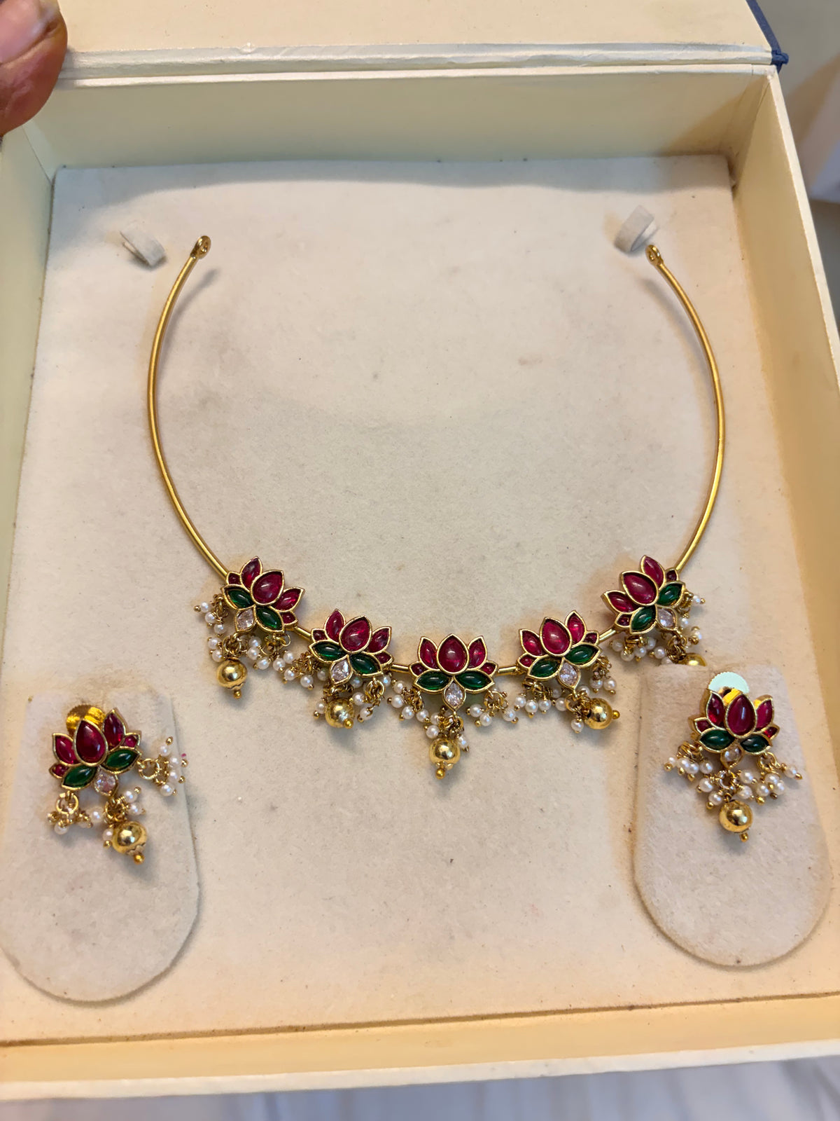 Lotus kemp stones jadau Kanti set