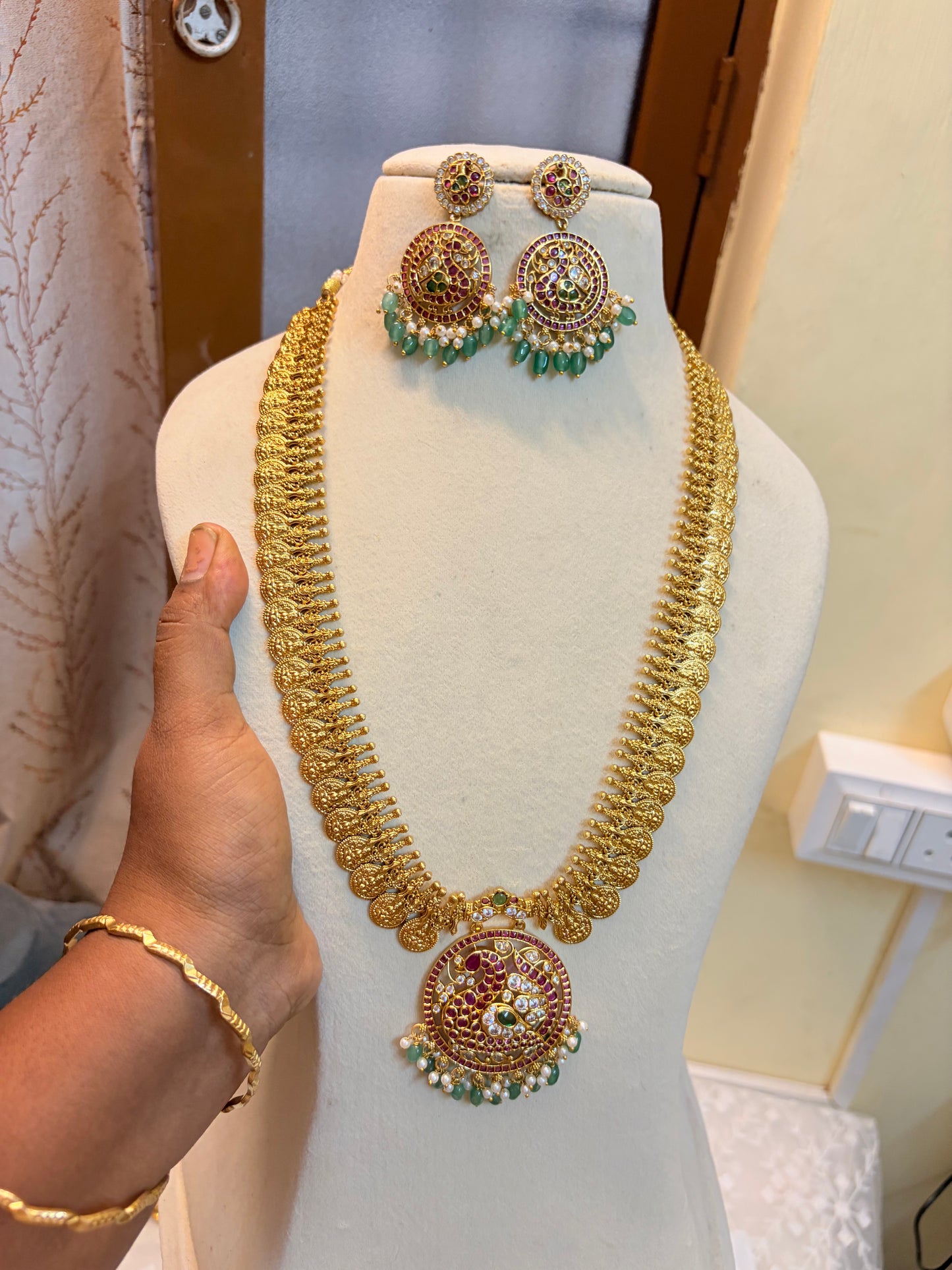 Kemp stones gold antique peacock pendant haram