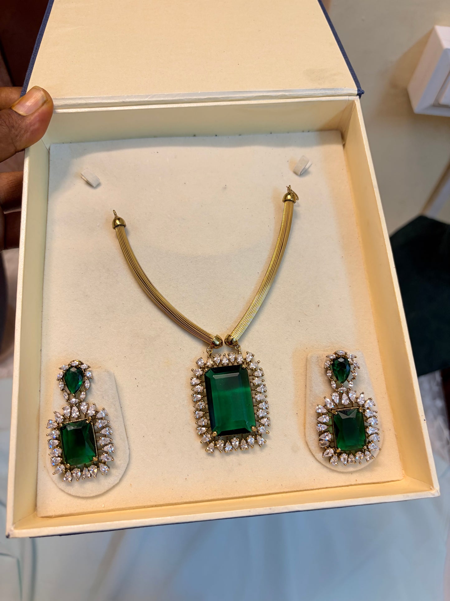 Emerald Green Statement jadau necklace set