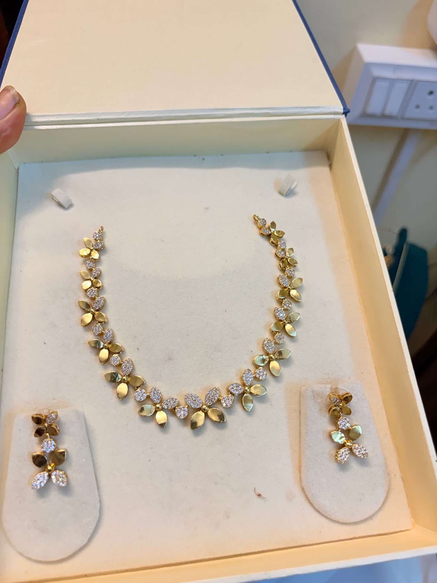 Cz stone gold replica jadau necklace set