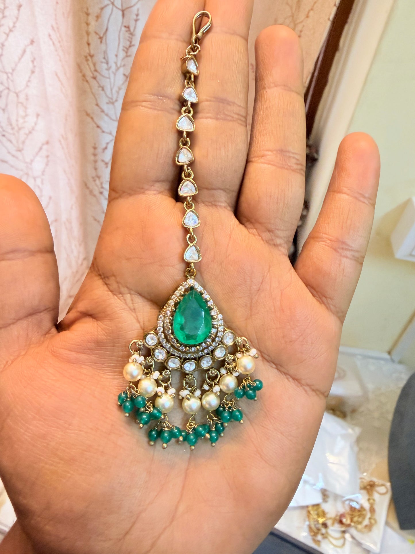 Emerald green Kundan pearl drop maang tikka