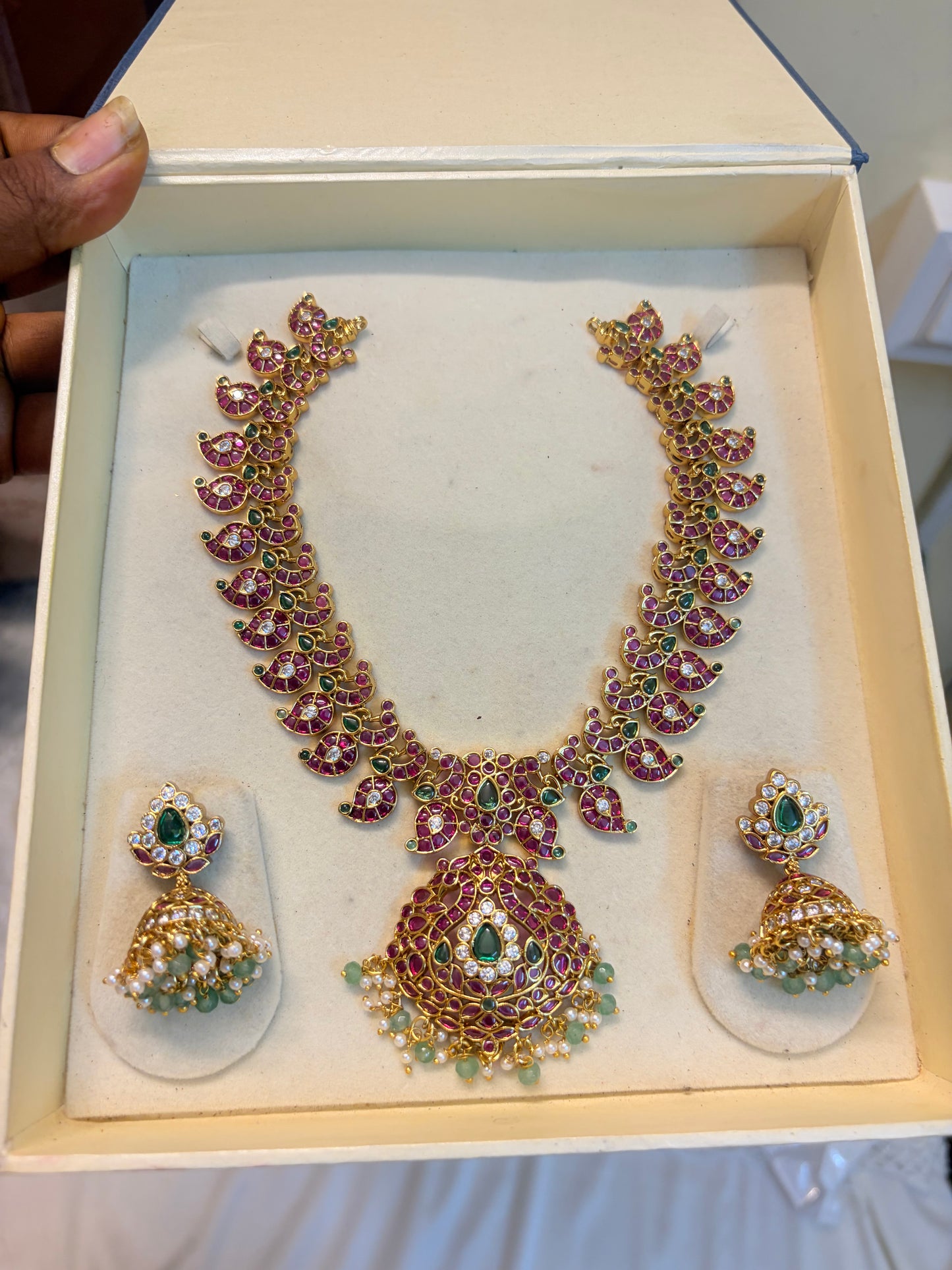 Classic pure kemp stones jadau necklace set