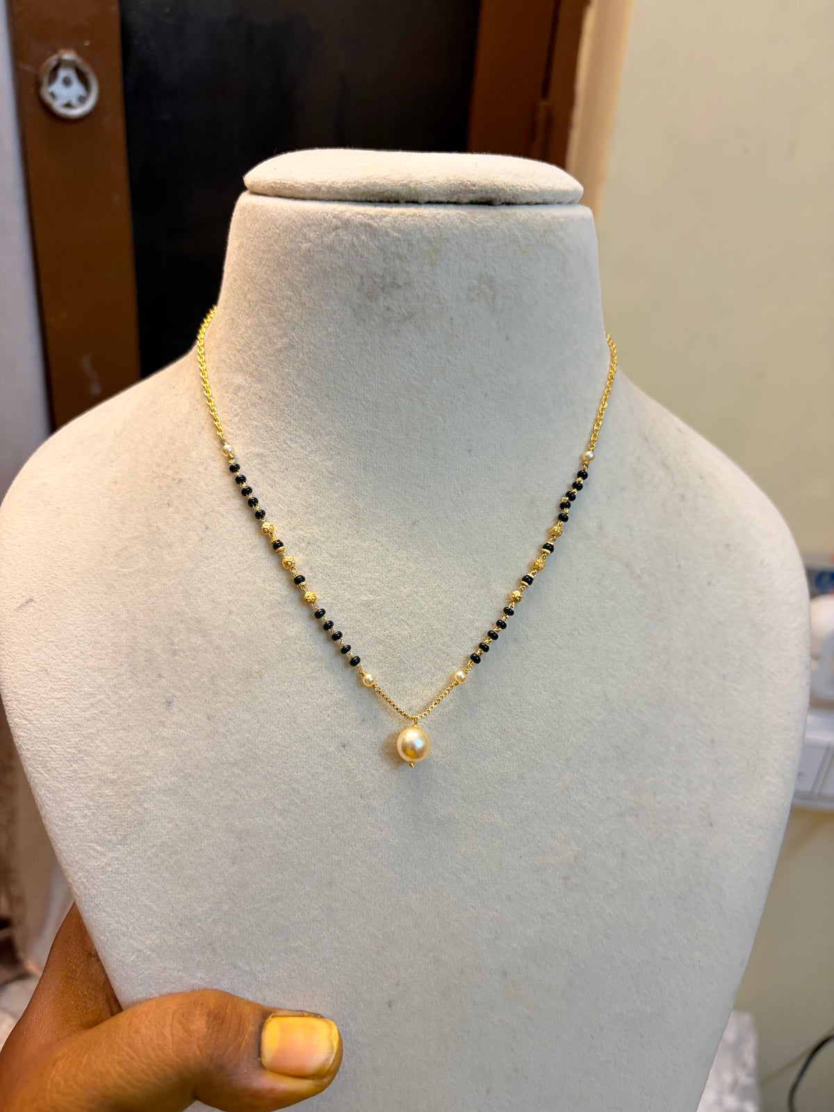 Simple black beads chain