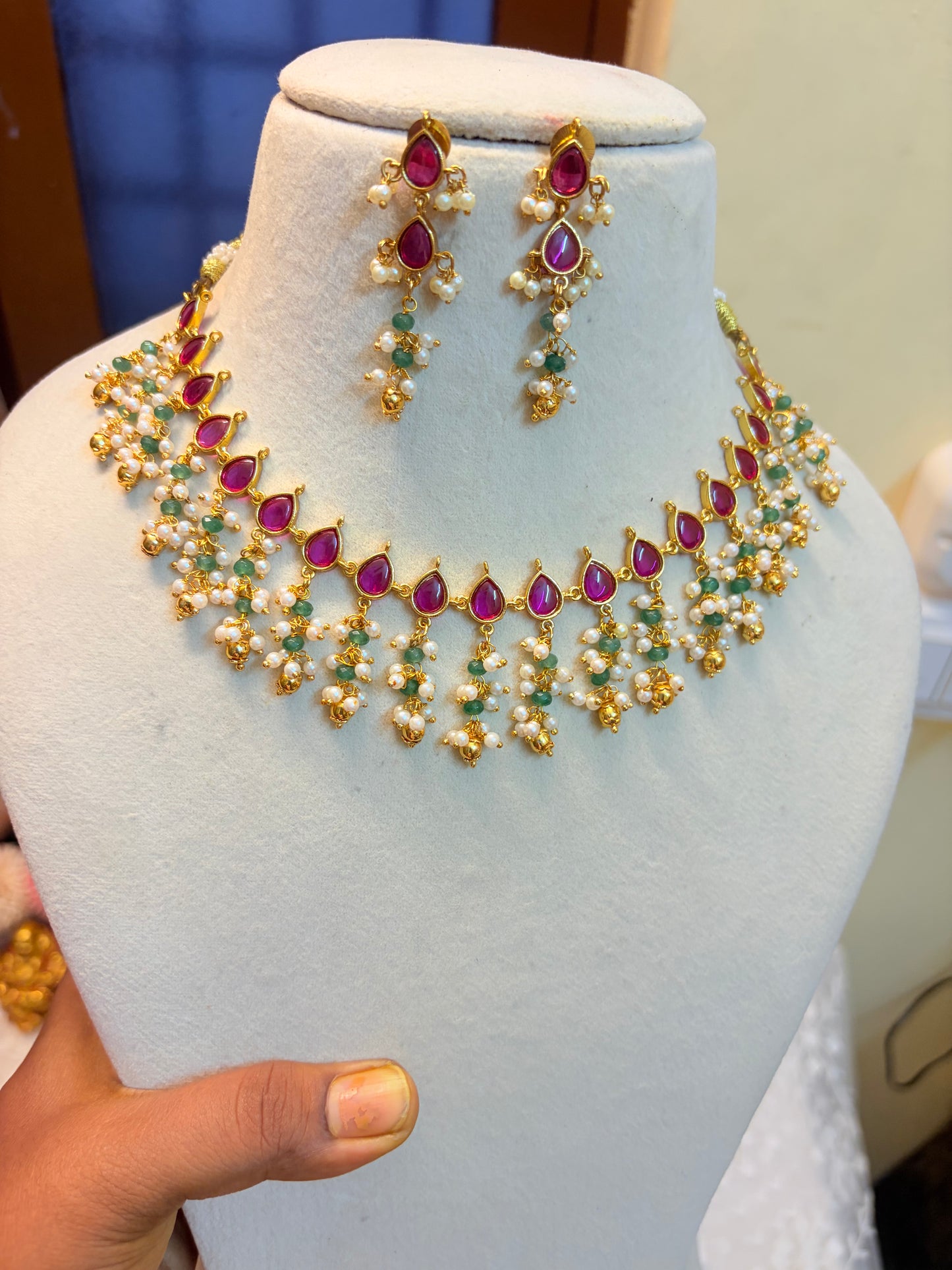 Ruby teardrop pearl & strawberry beads choker set