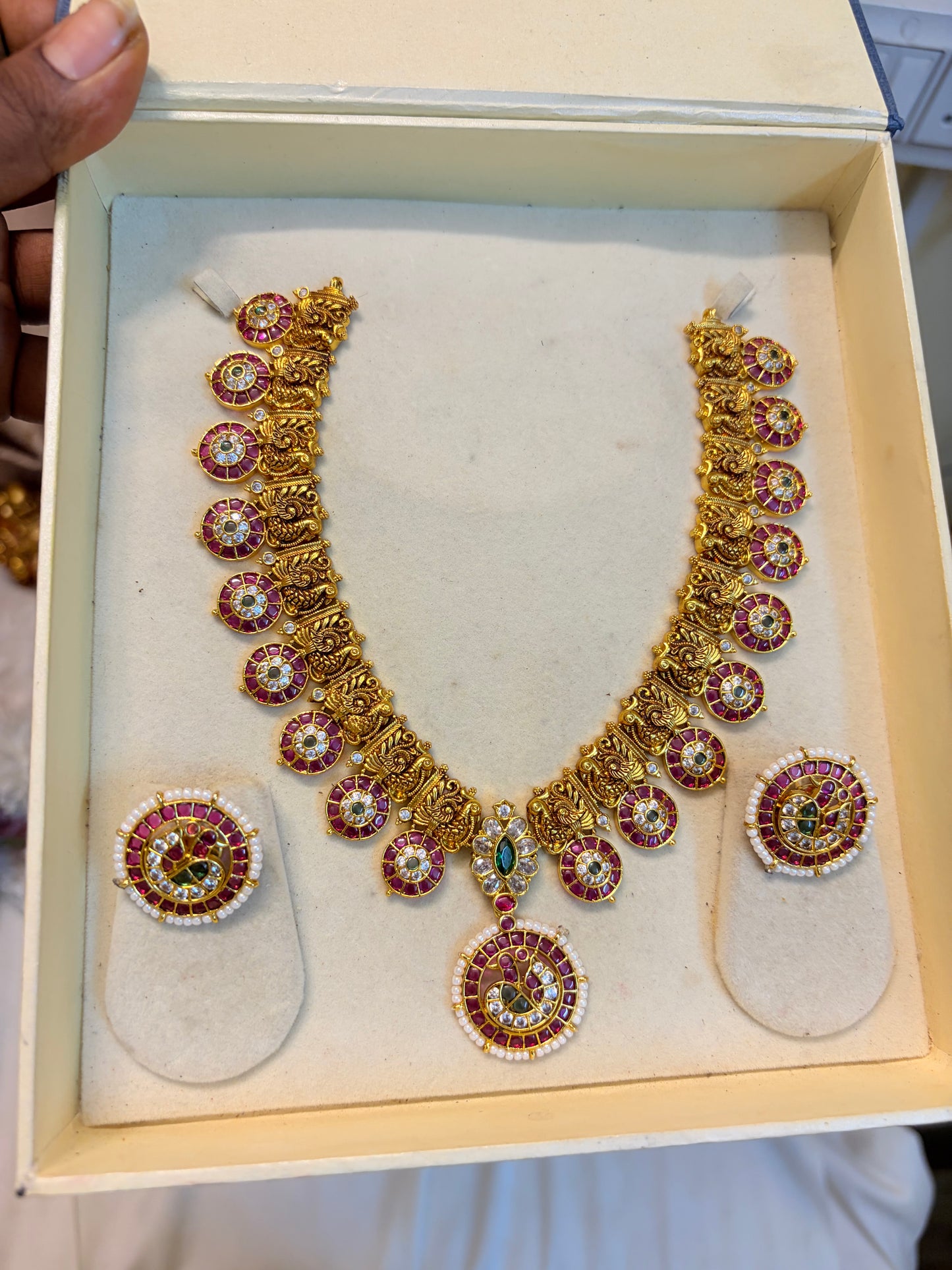 Gold antique finish pure kemp stones brass made Bottumala necklace set
