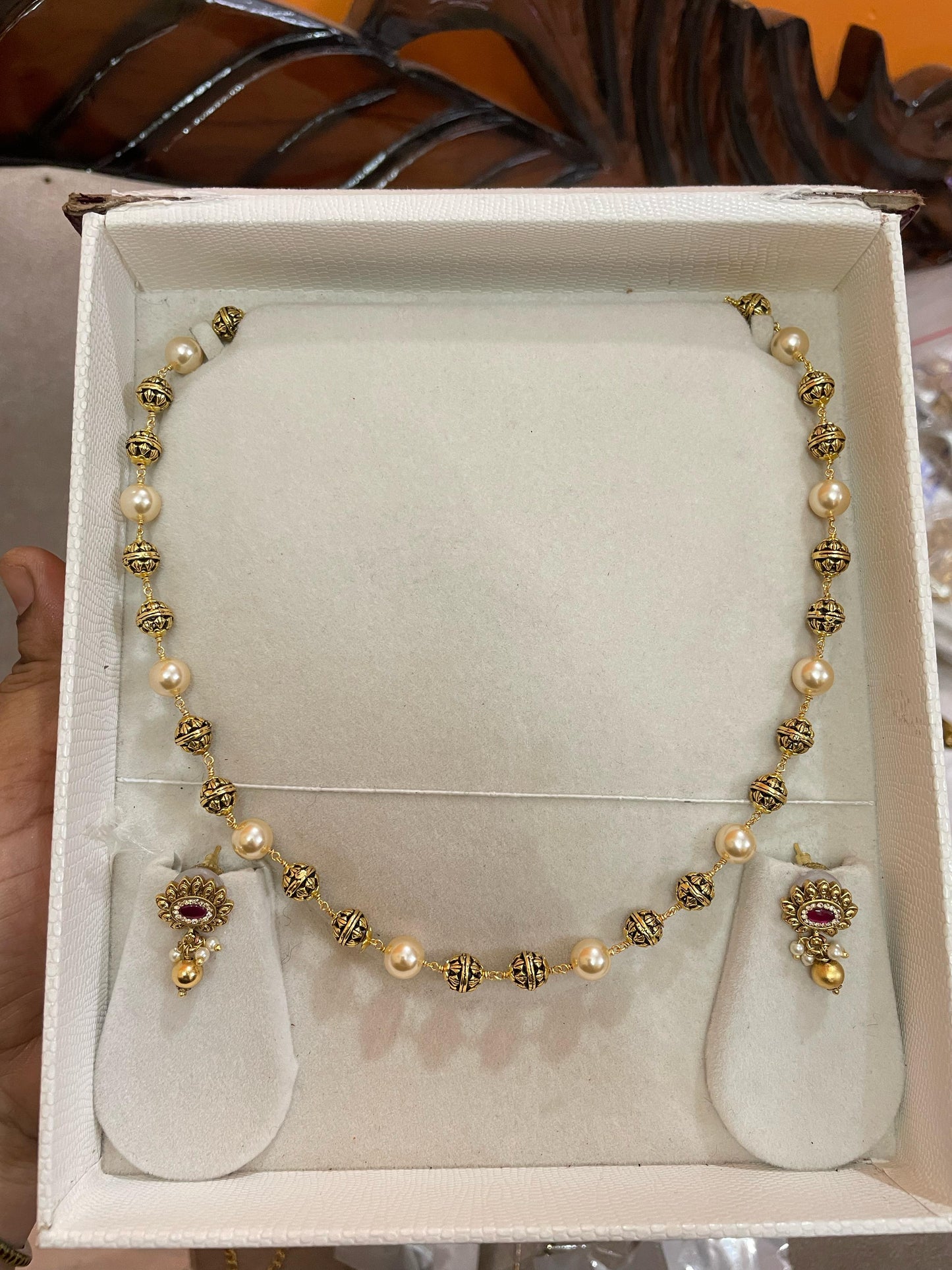 Regal gold pearl chain with earrings