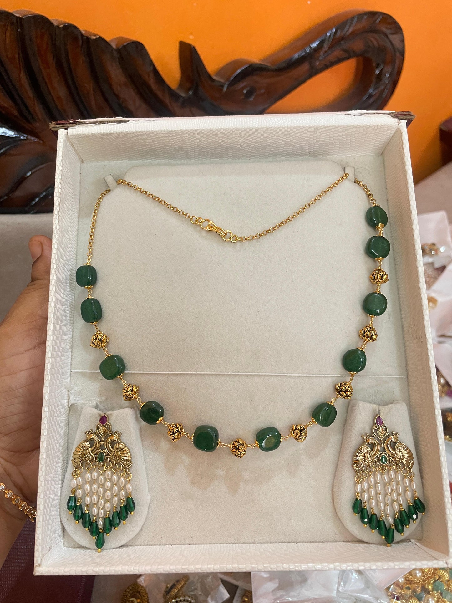 Green beads chain with pearl drop earrings