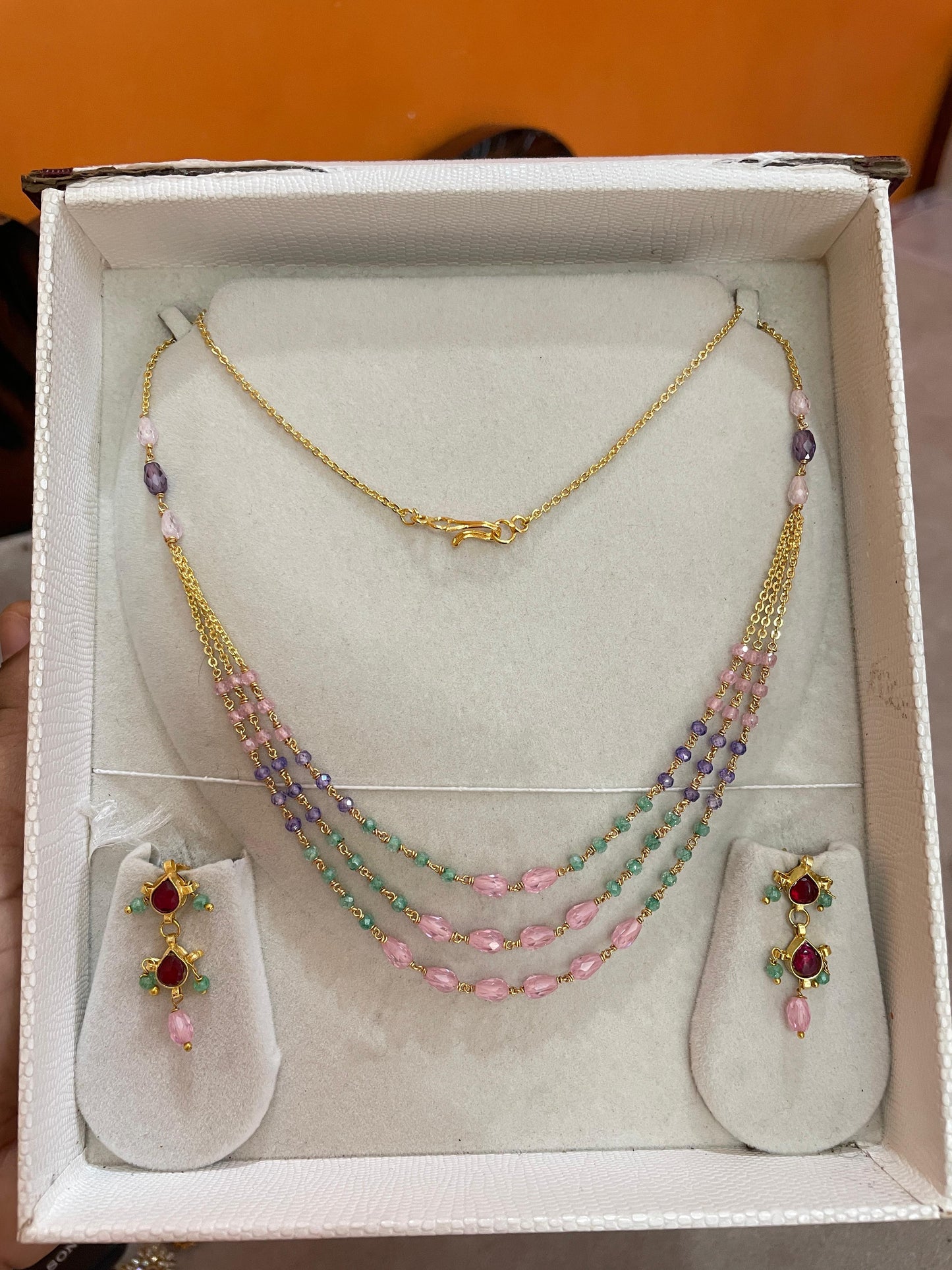 Elegant cascade layer beads chain