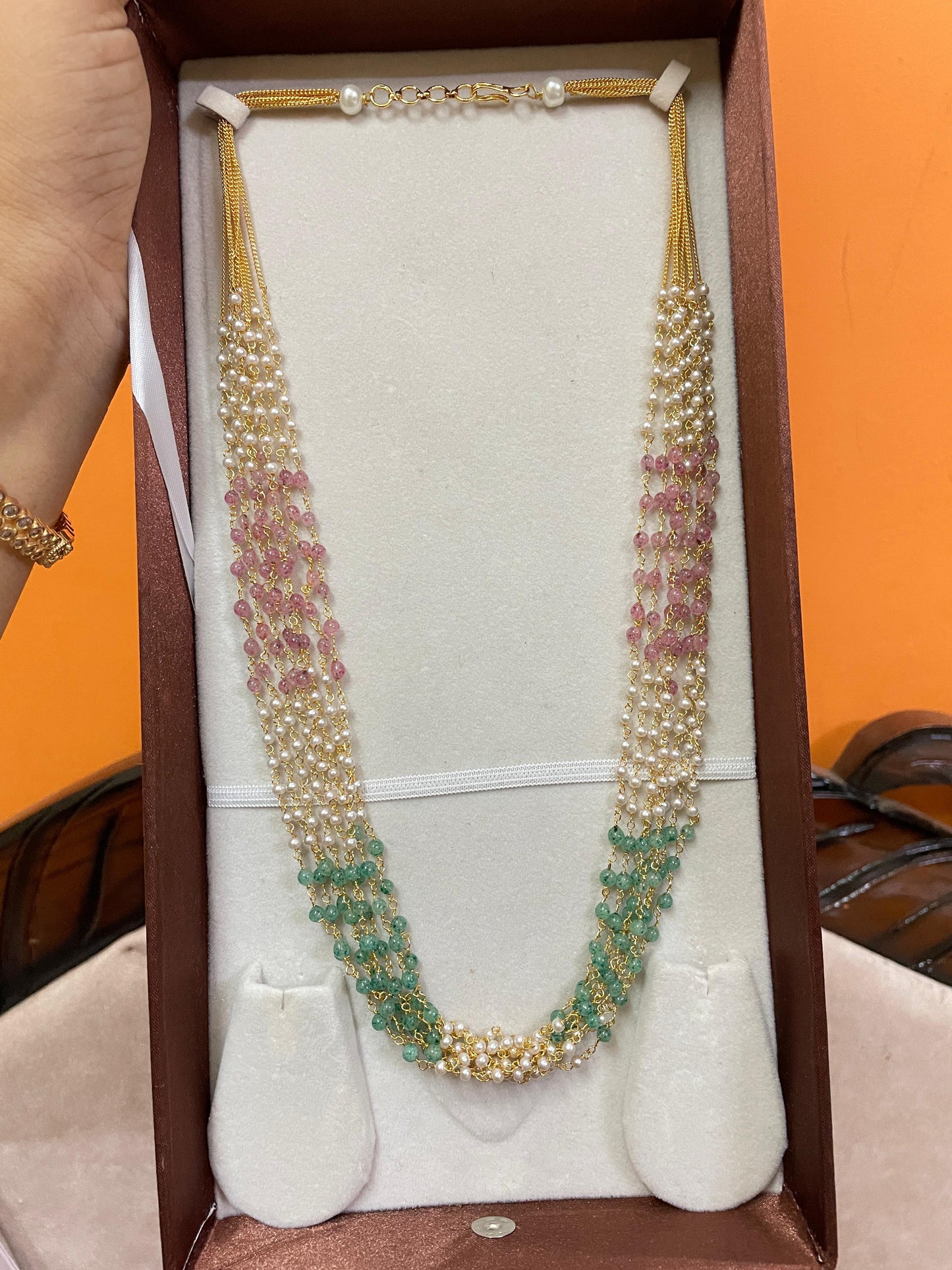 Luminous layer pearl chain with pink and green beads
