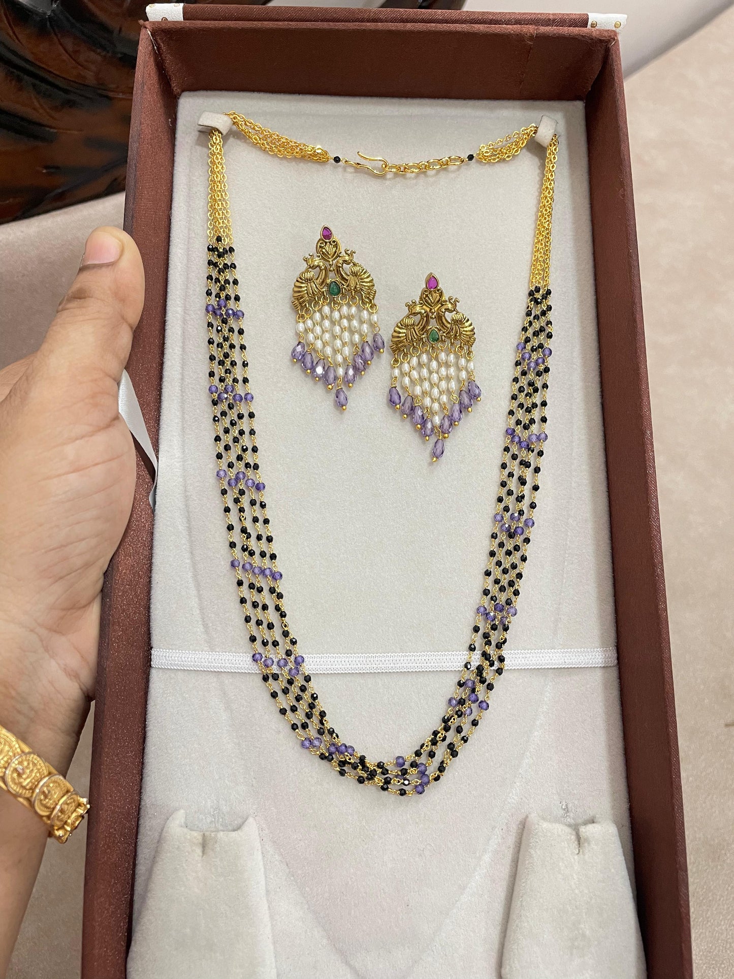 Luminous layer black beads chain with peacock earrings