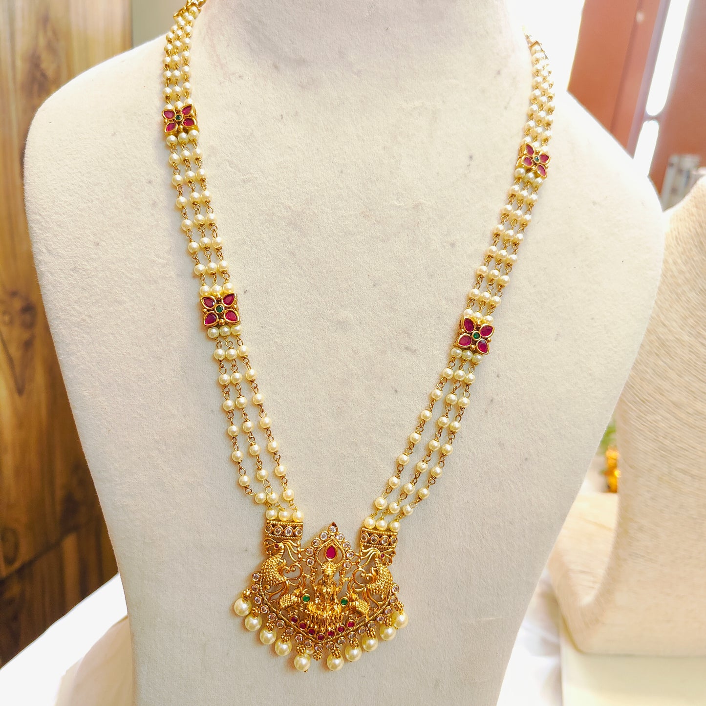 Gold nakshi finish pearl haram premium quality