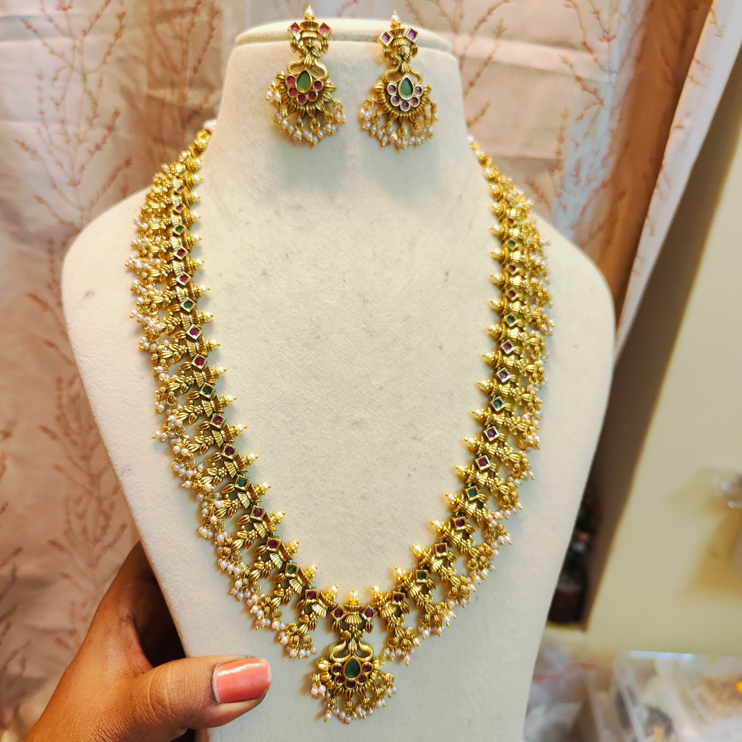 Classic gold antique finish guttapusalu haram