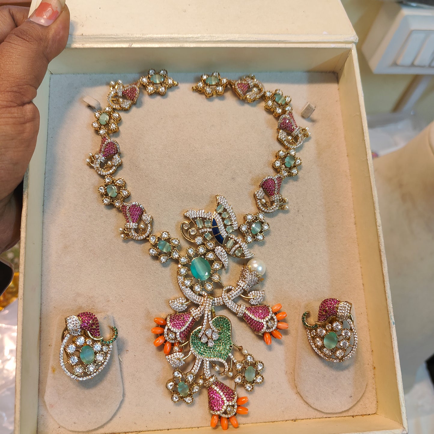 Timeless statement Moissanite neckset