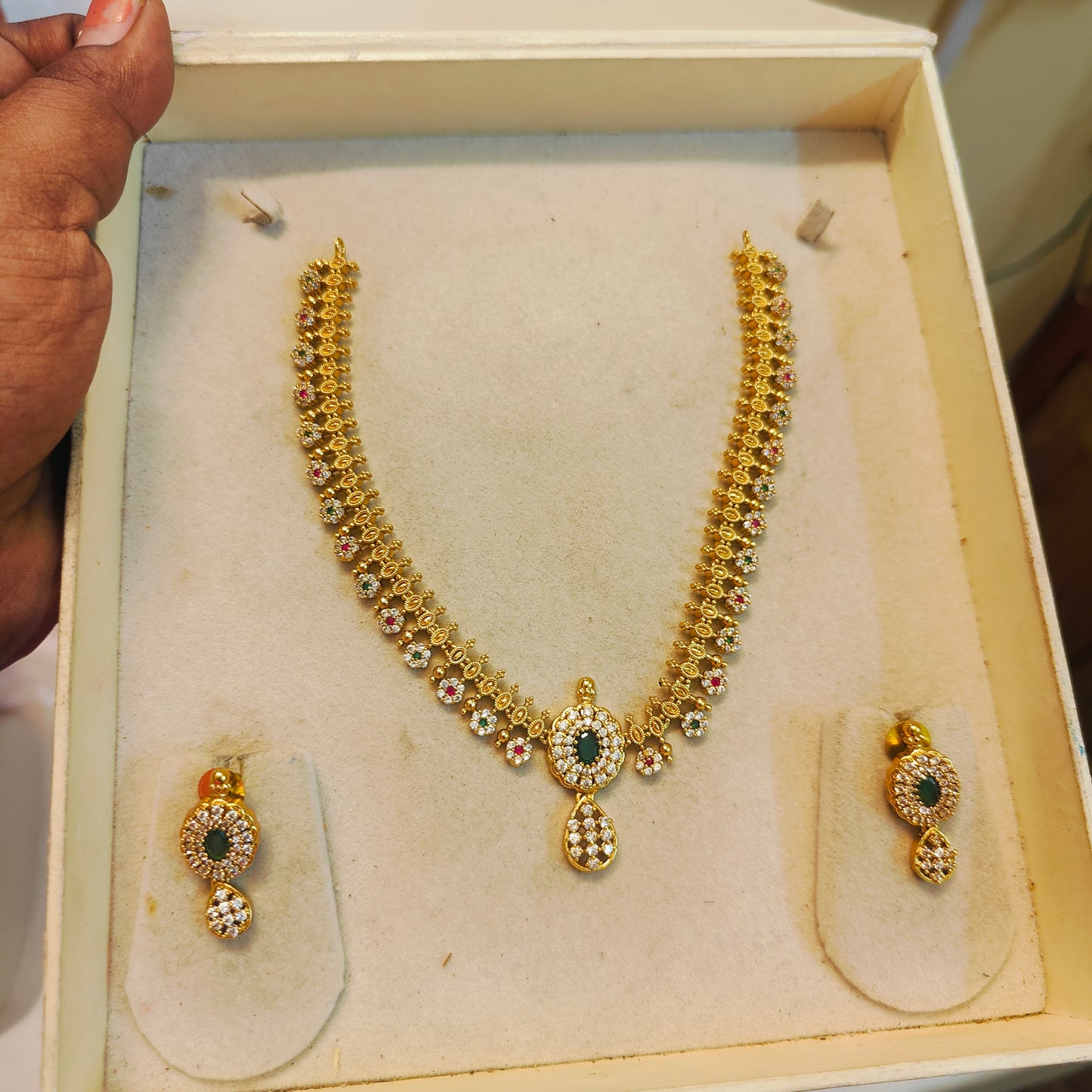 Multi stone traditional necklace set