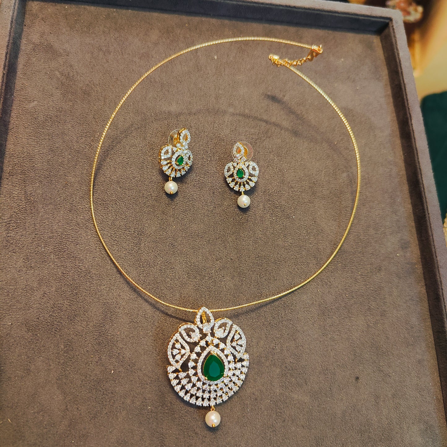 Elegant Gj polish necklace set