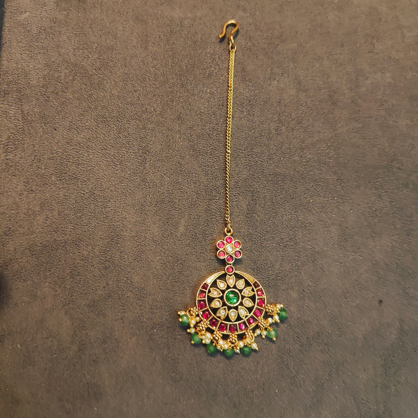 Kemp stone maang tikka with green beads drop