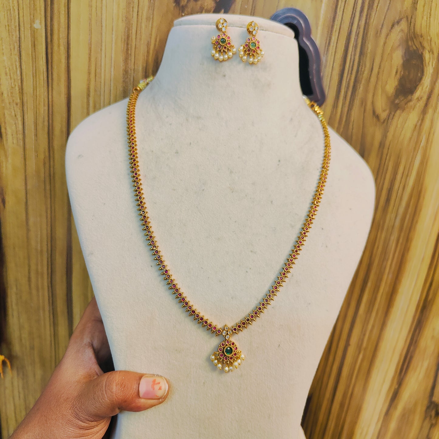 Elegant traditional Kemp haram