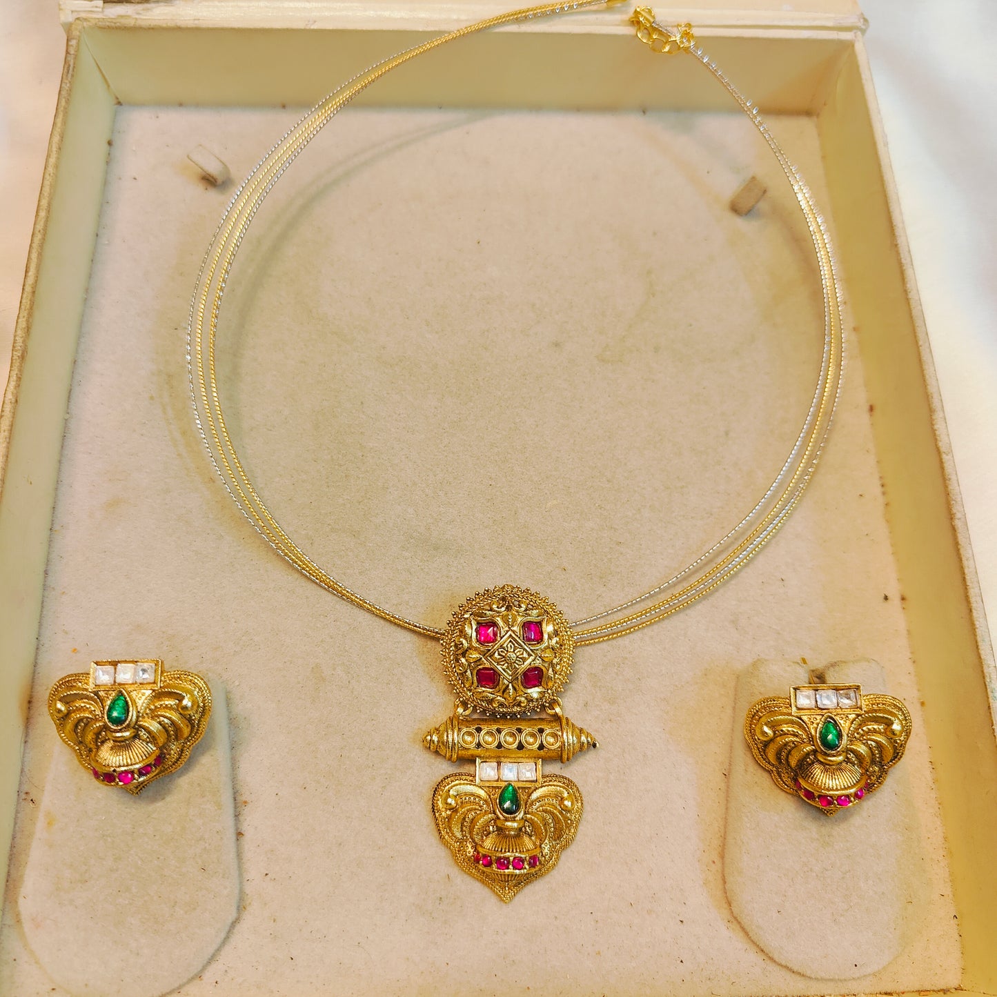 Heritage inspired Kanti necklace set