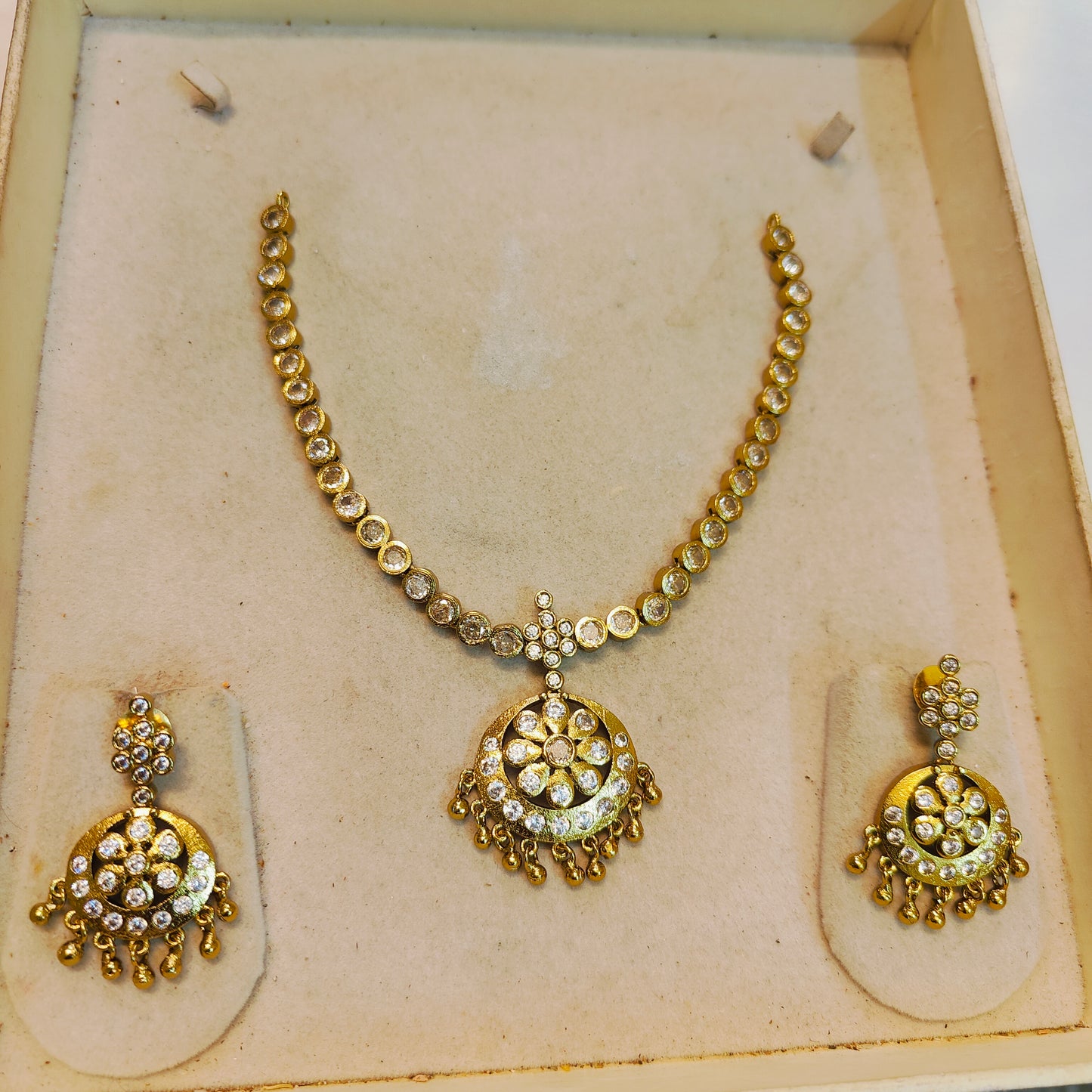 Traditional Kemp necklace set