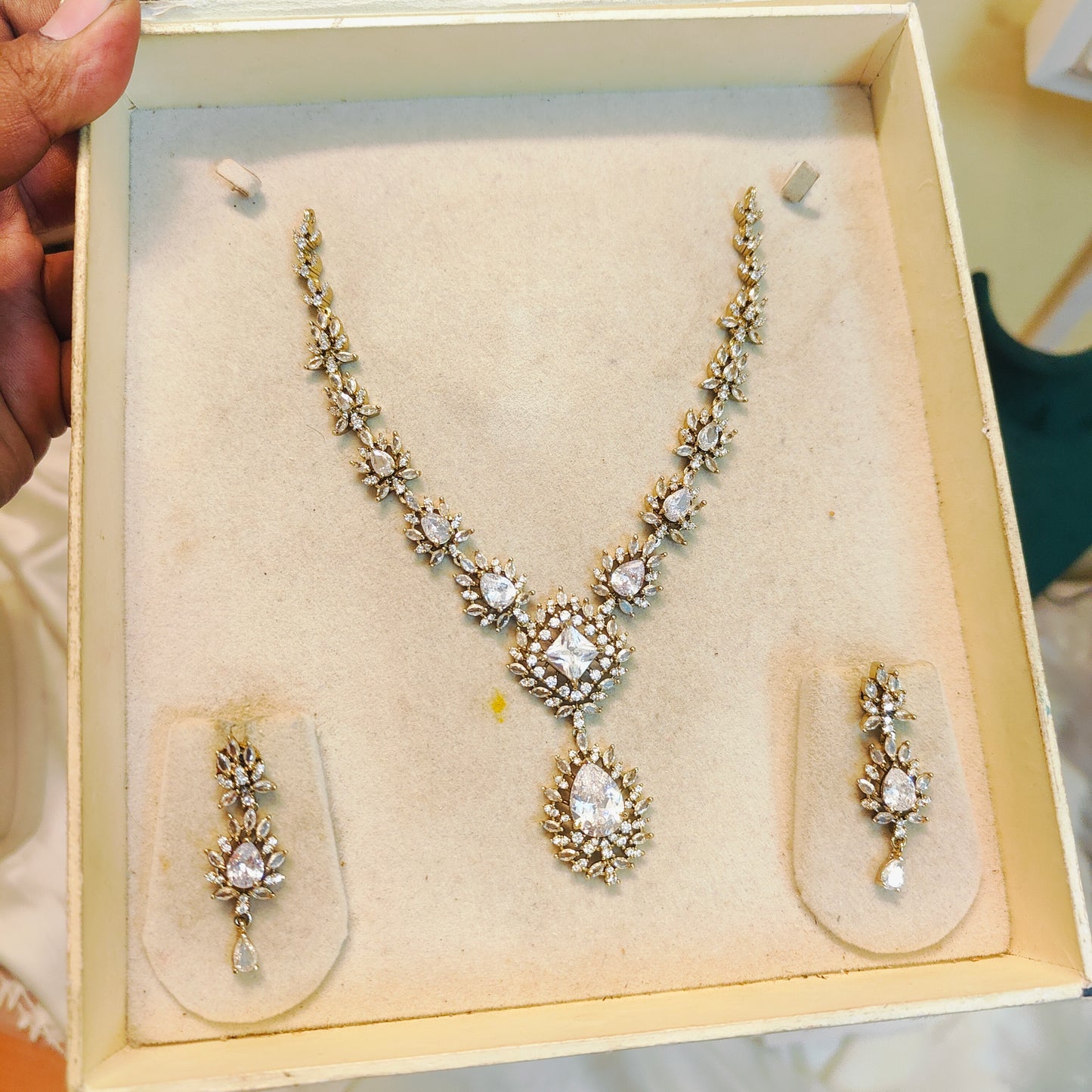 Timeless elegant AD stone necklace set