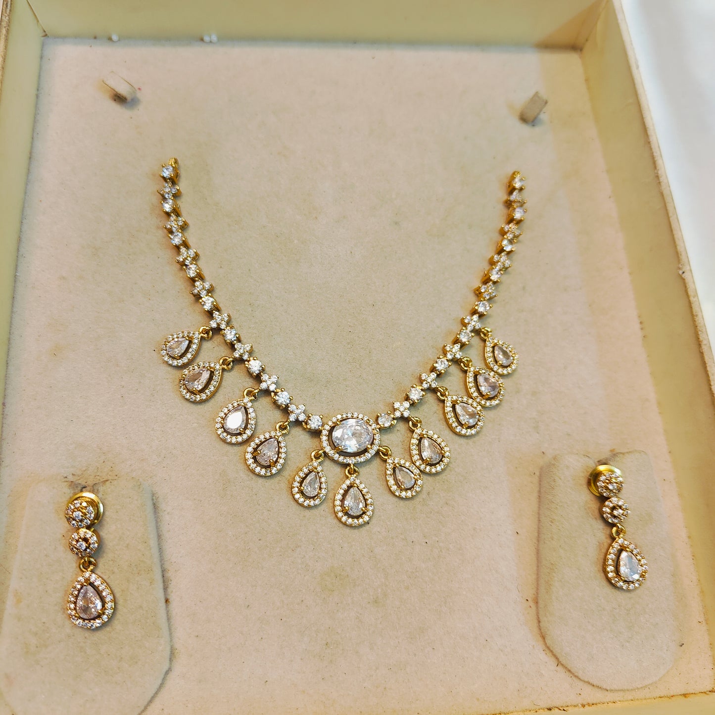 Elegant diamond drop necklace set