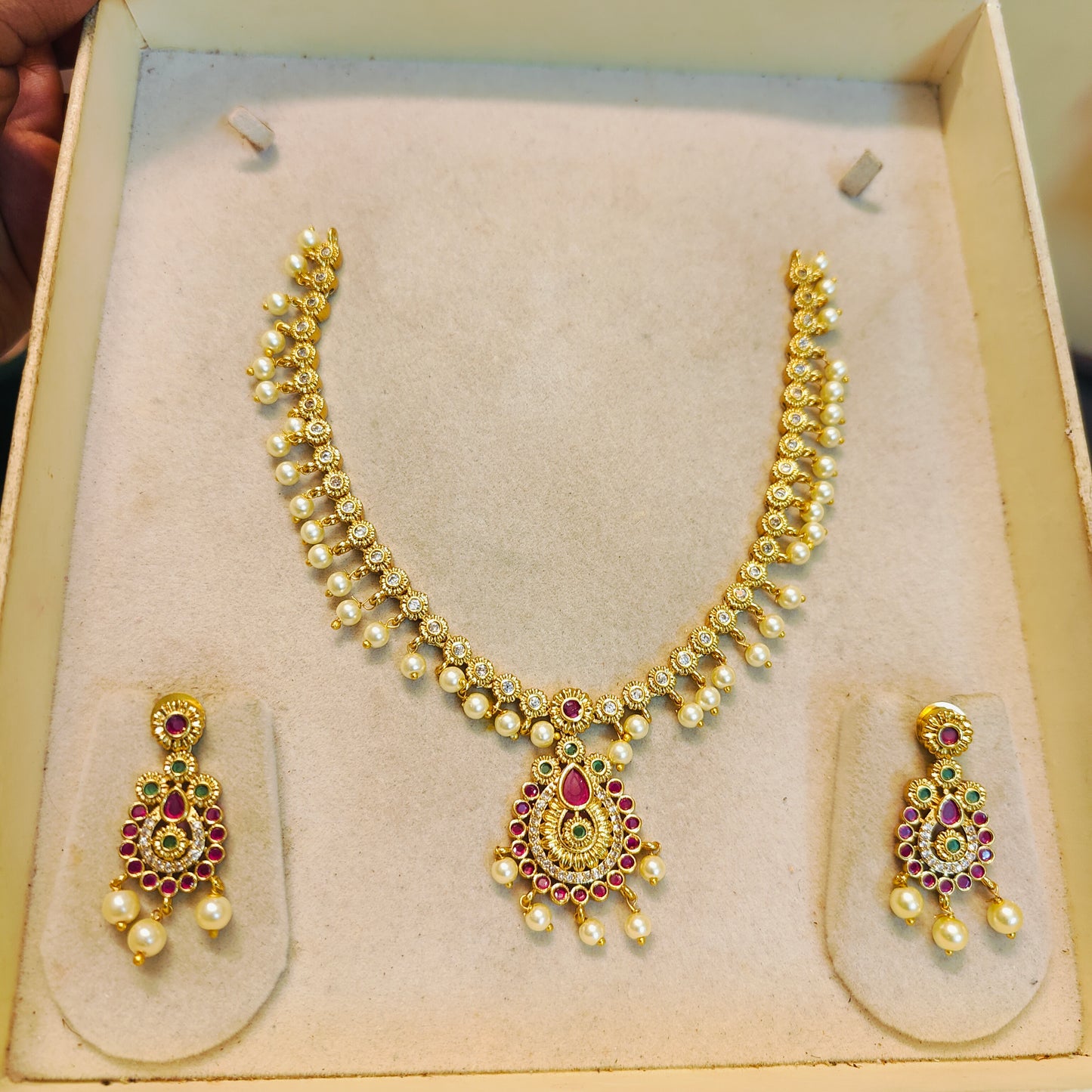 Regal pearl ruby necklace set