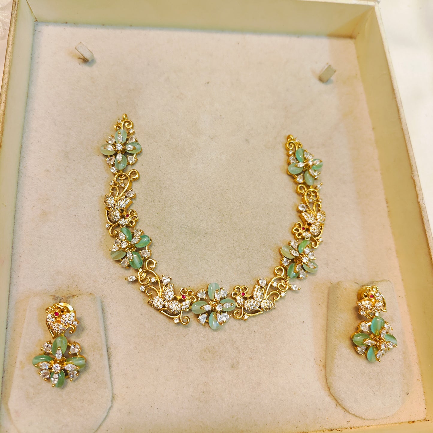 Mint blossom necklace set