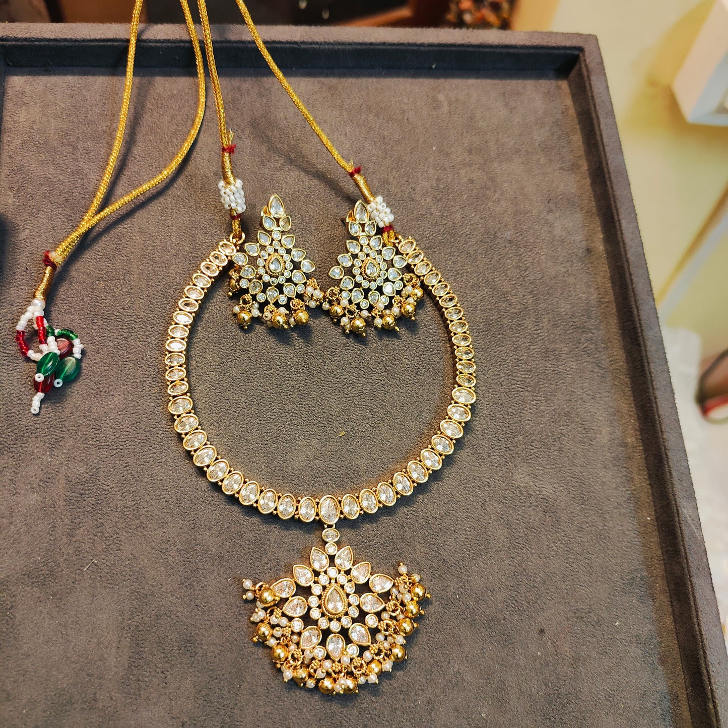 Royal kundan Kemp necklace set
