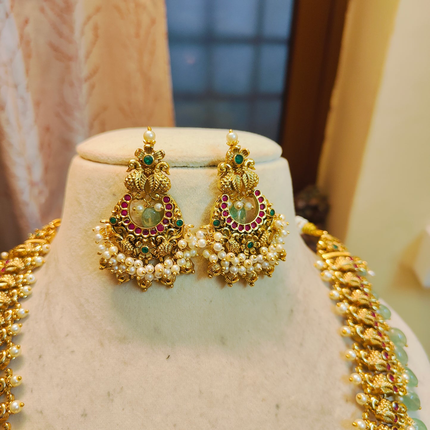 Grand temple peacock antique haram
