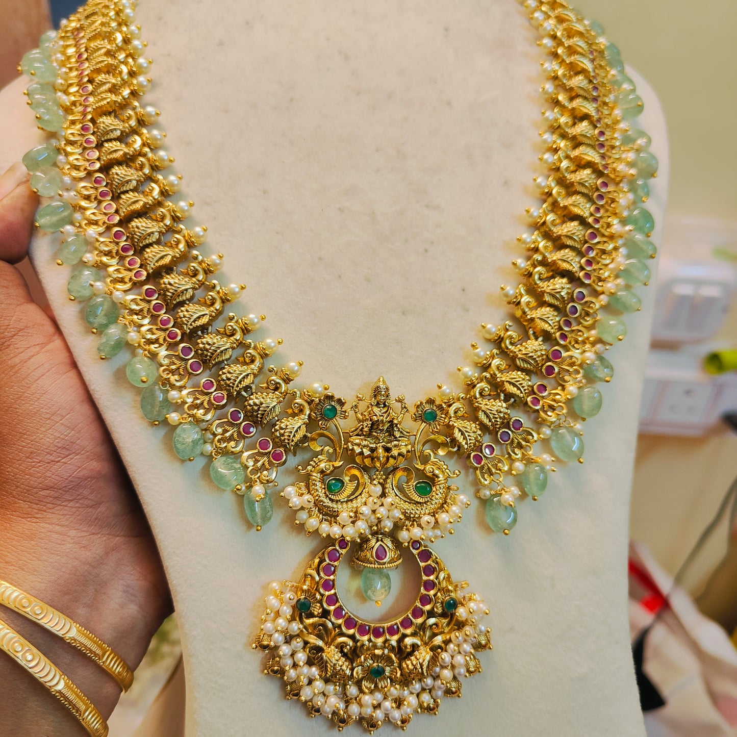 Grand temple peacock antique haram