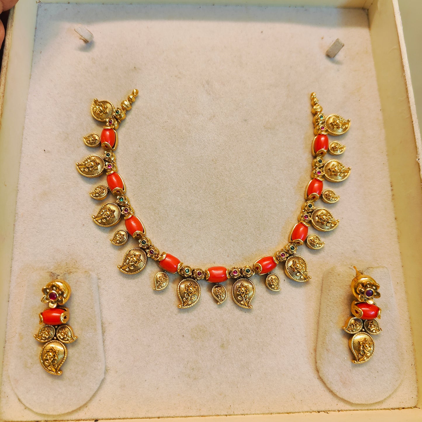 Coral antique mango necklace set