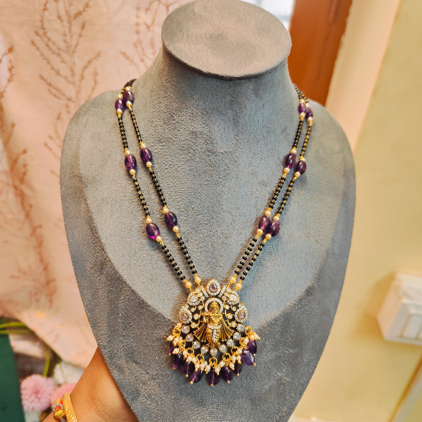 Victoria jadau krishna pendant black beads chain short