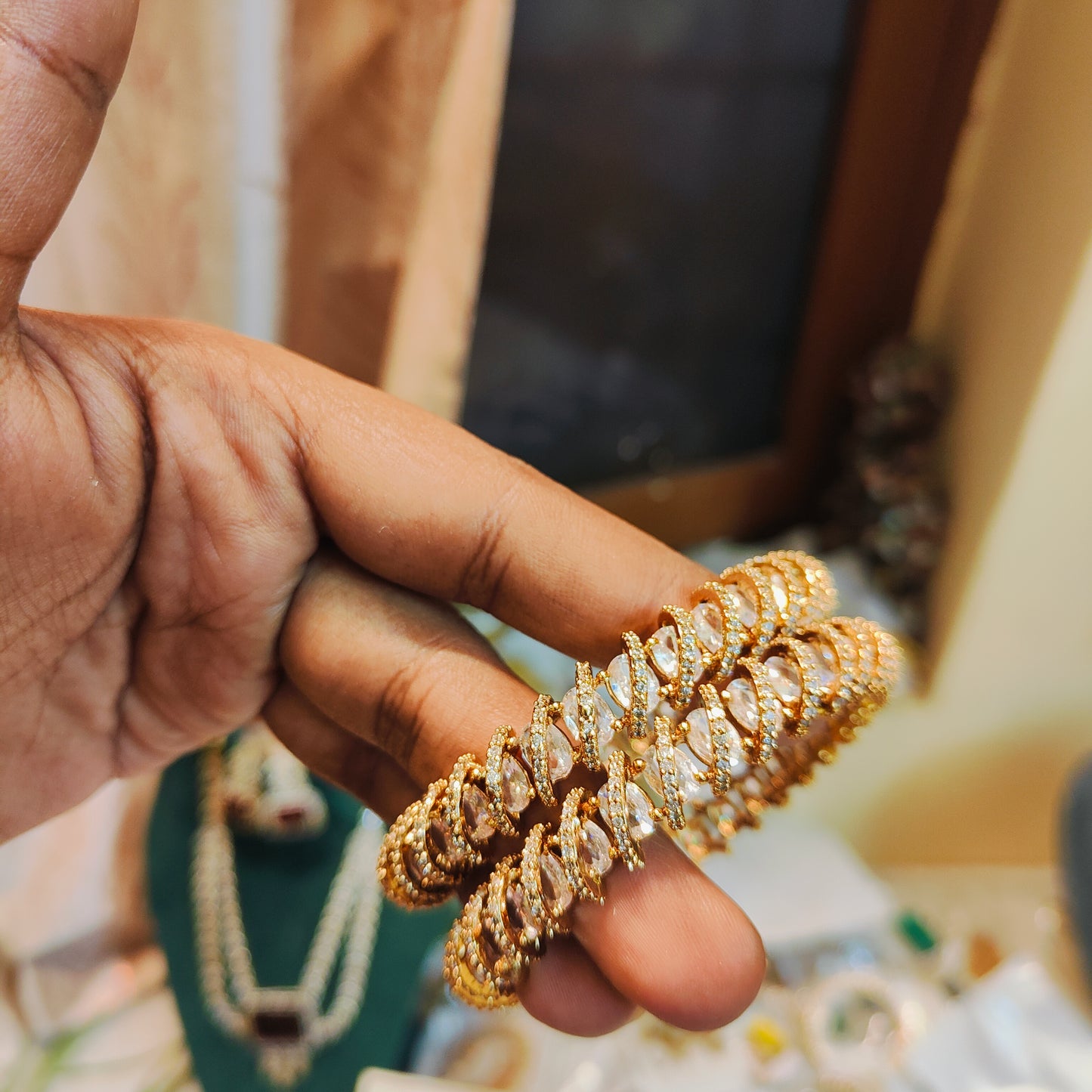 Sparkling Zirconium twisted bamgles